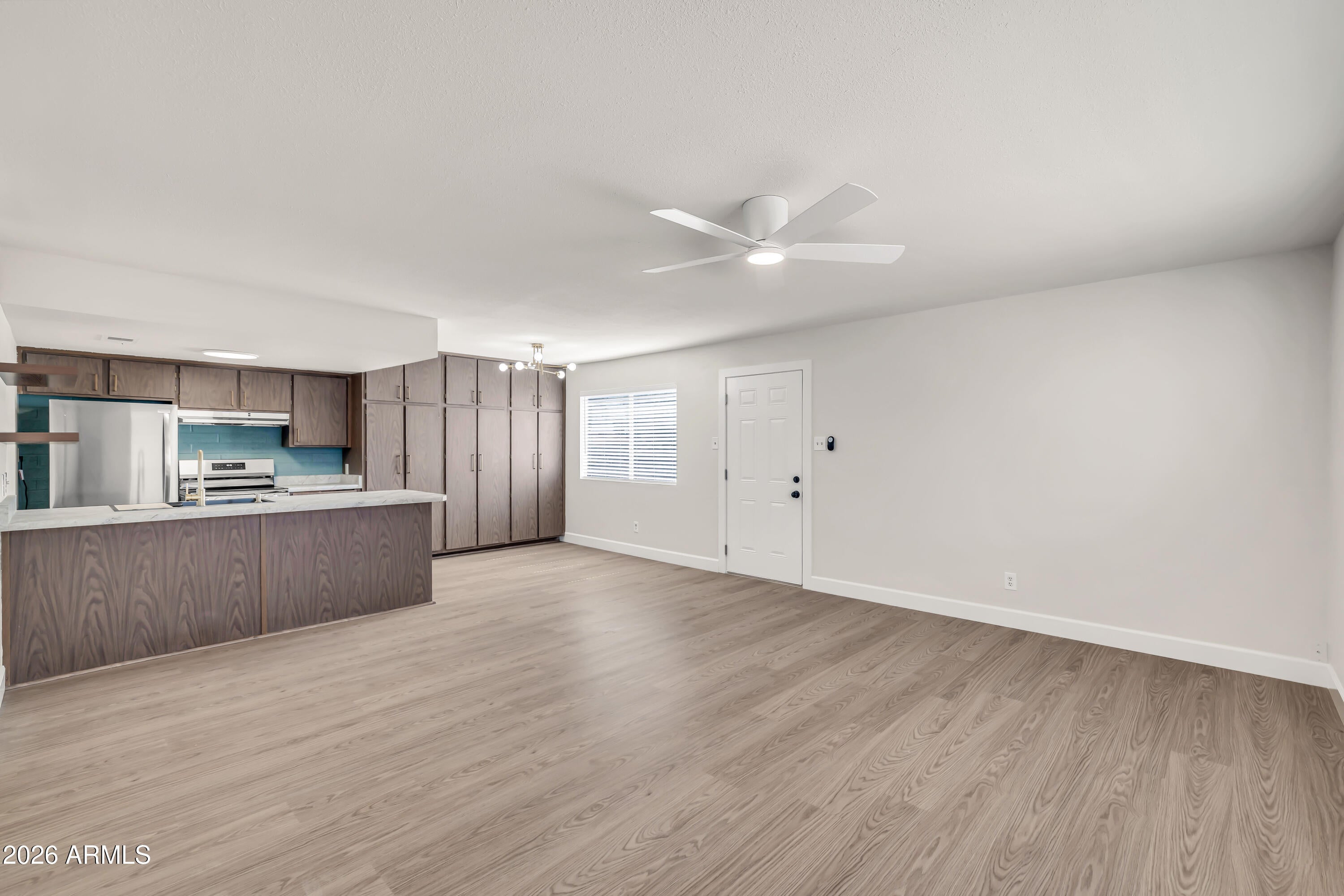 1042 N 84TH Place