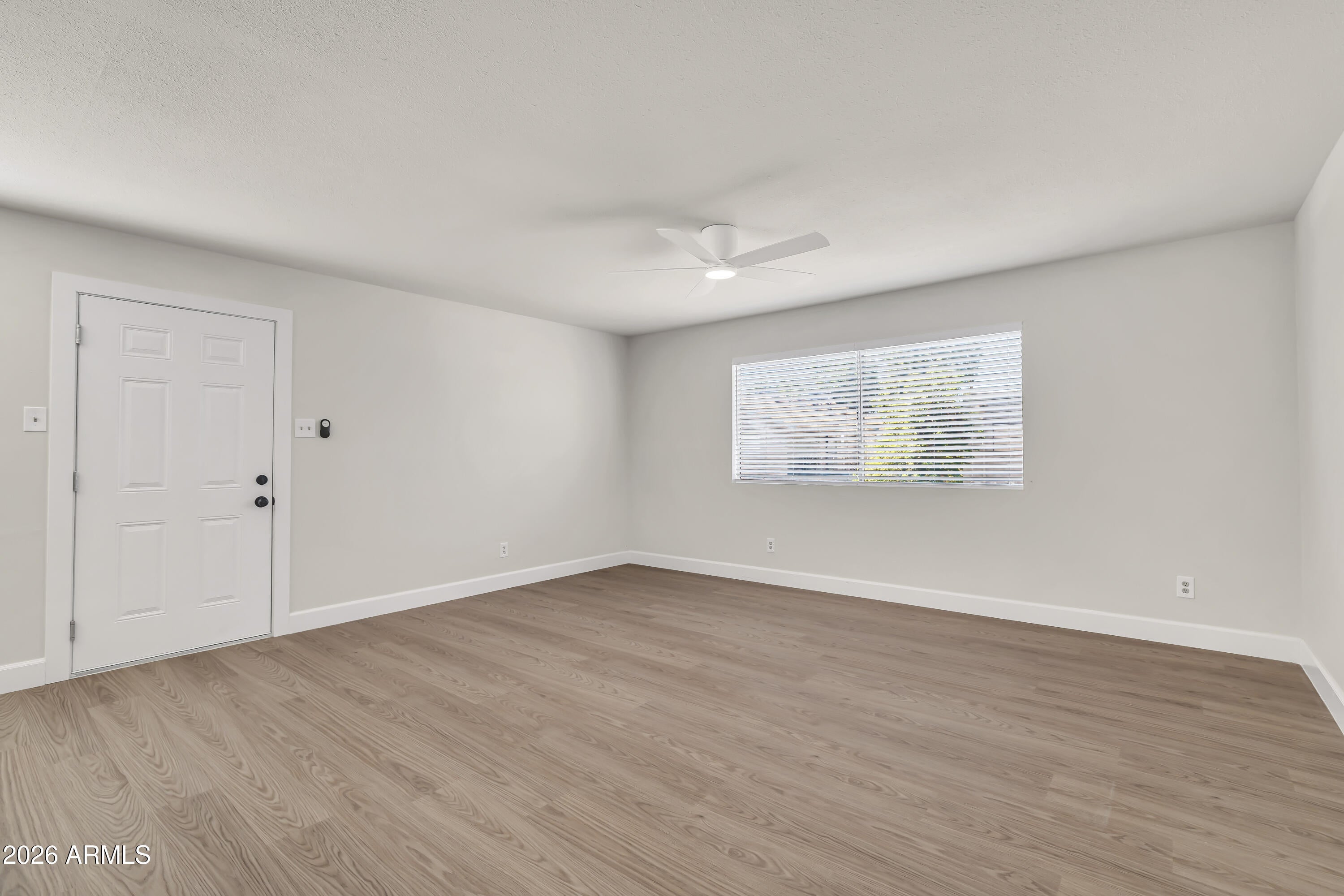 1042 N 84TH Place