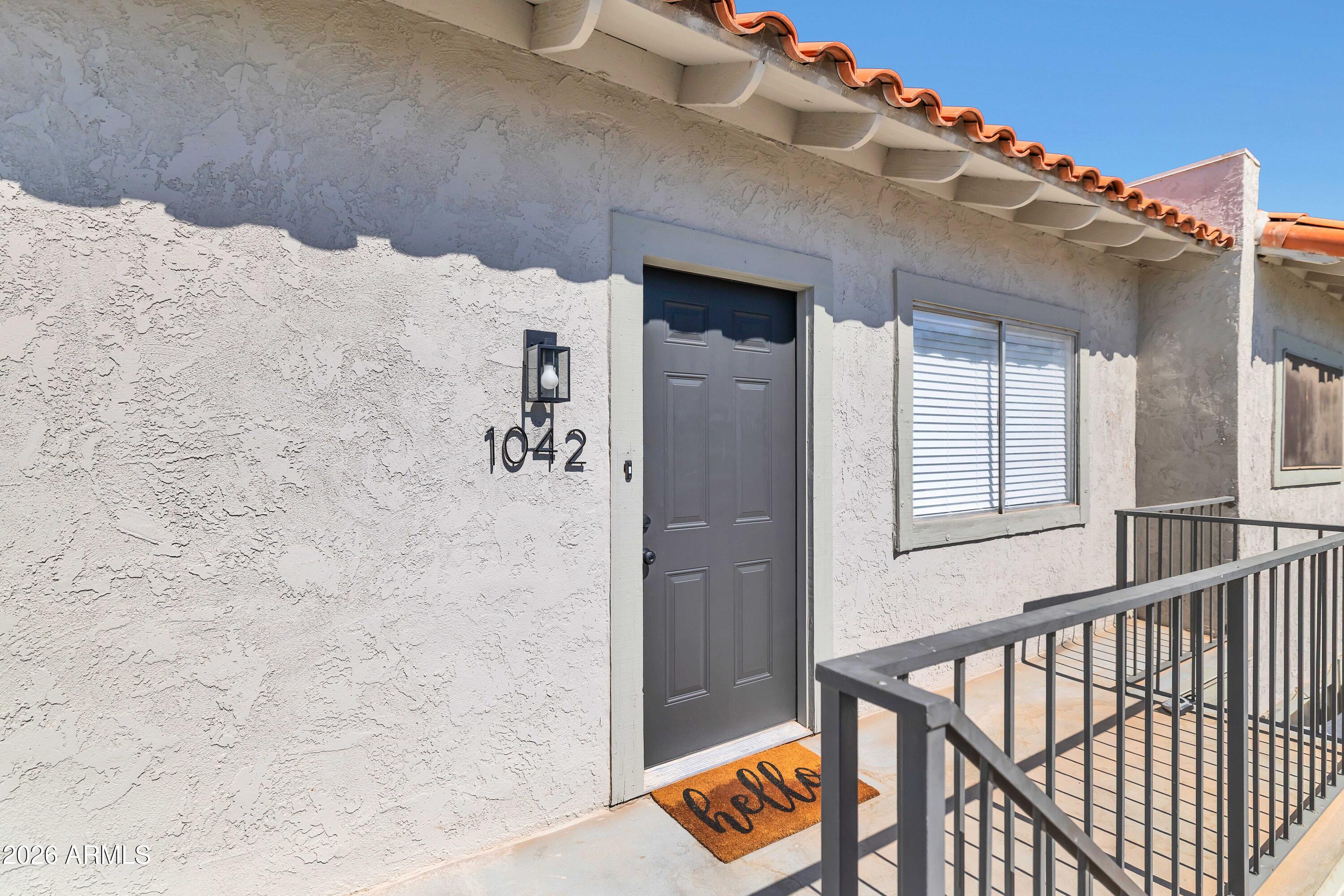 1042 N 84TH Place