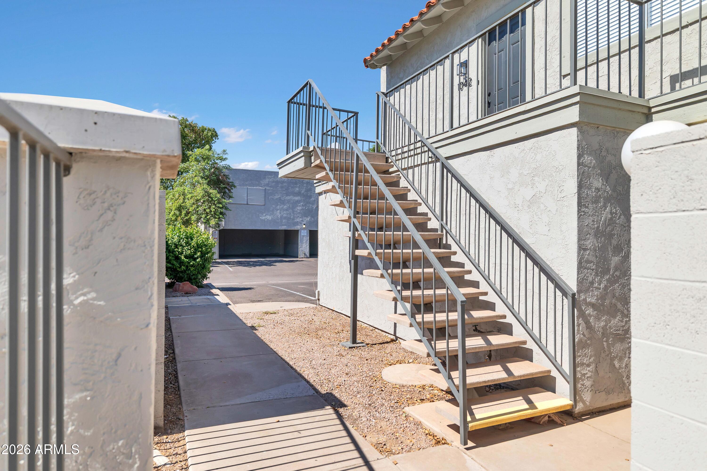 1042 N 84TH Place