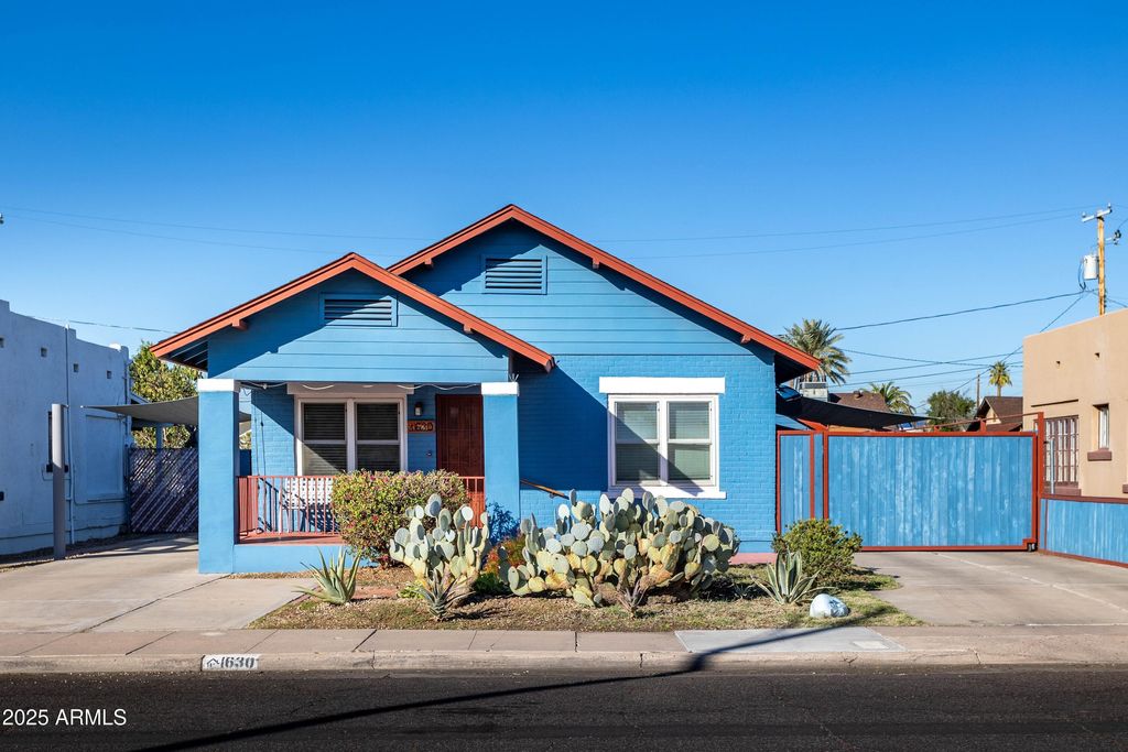 Photo of 1630 W Polk Street, Phoenix, AZ 85007 (MLS # 6952368)
