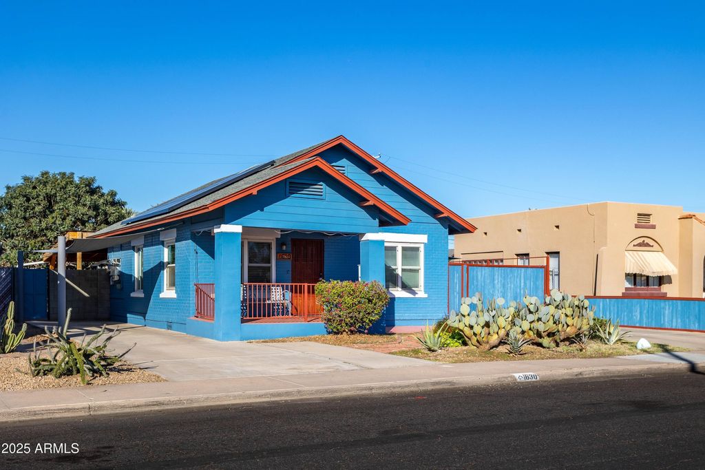 Photo of 1630 W Polk Street, Phoenix, AZ 85007 (MLS # 6952368)