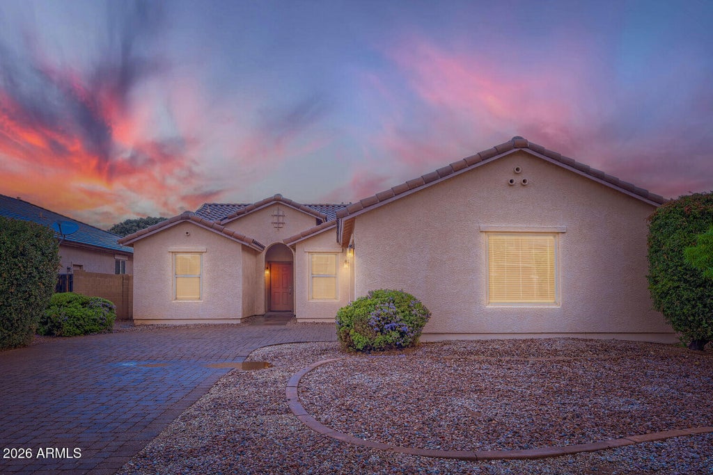 Photo of 906 W Desert Hollow Drive, San Tan Valley, AZ 85143 (MLS # 7090568)