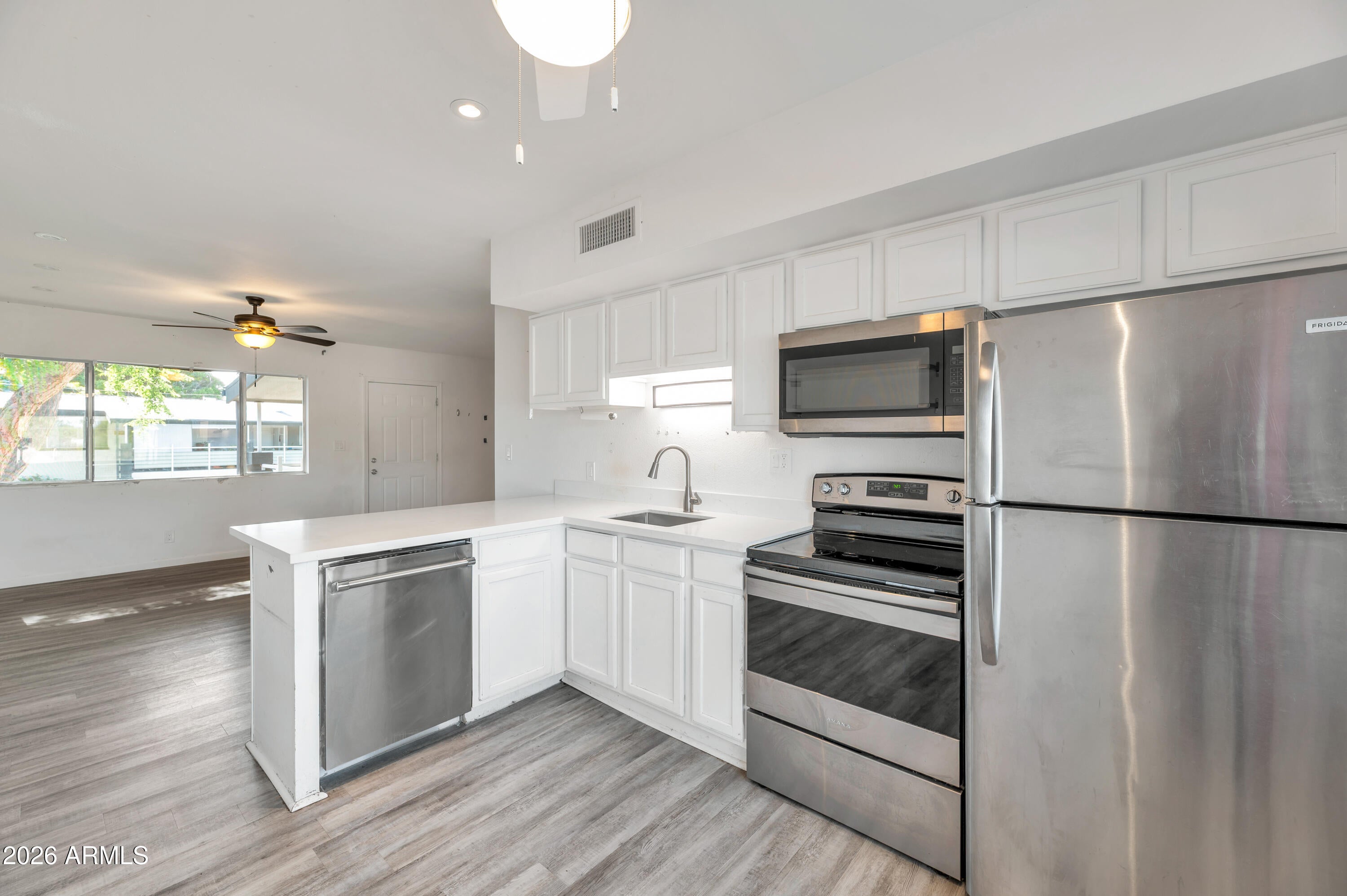 749 E MONTEBELLO Avenue 229