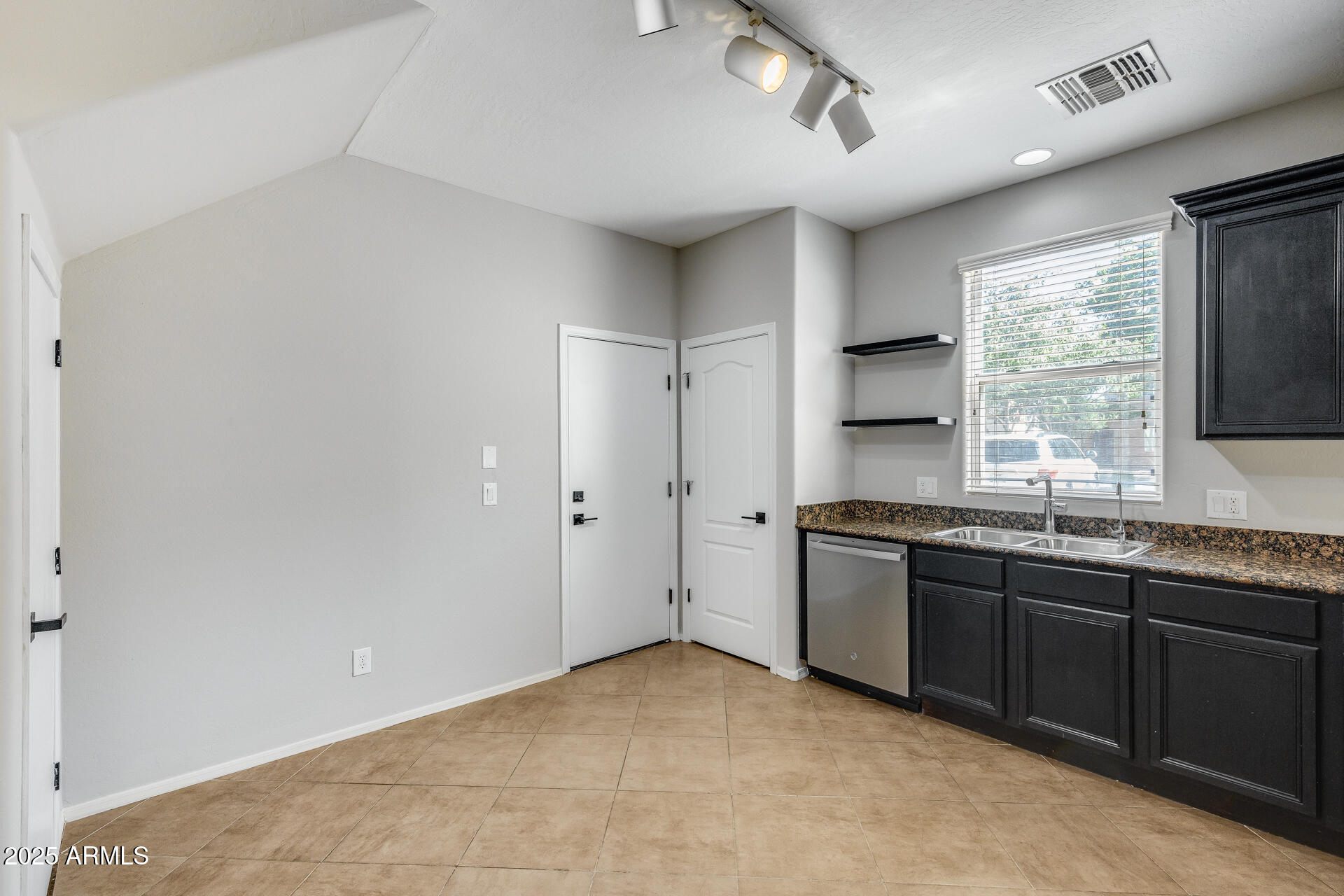 4292 E CARLA VISTA Drive