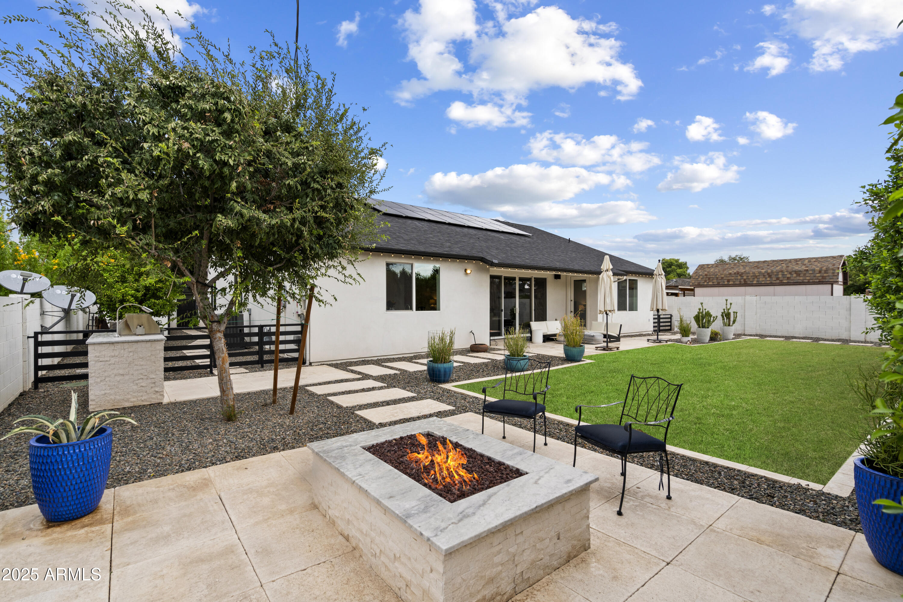 4617 E CAMBRIDGE Avenue