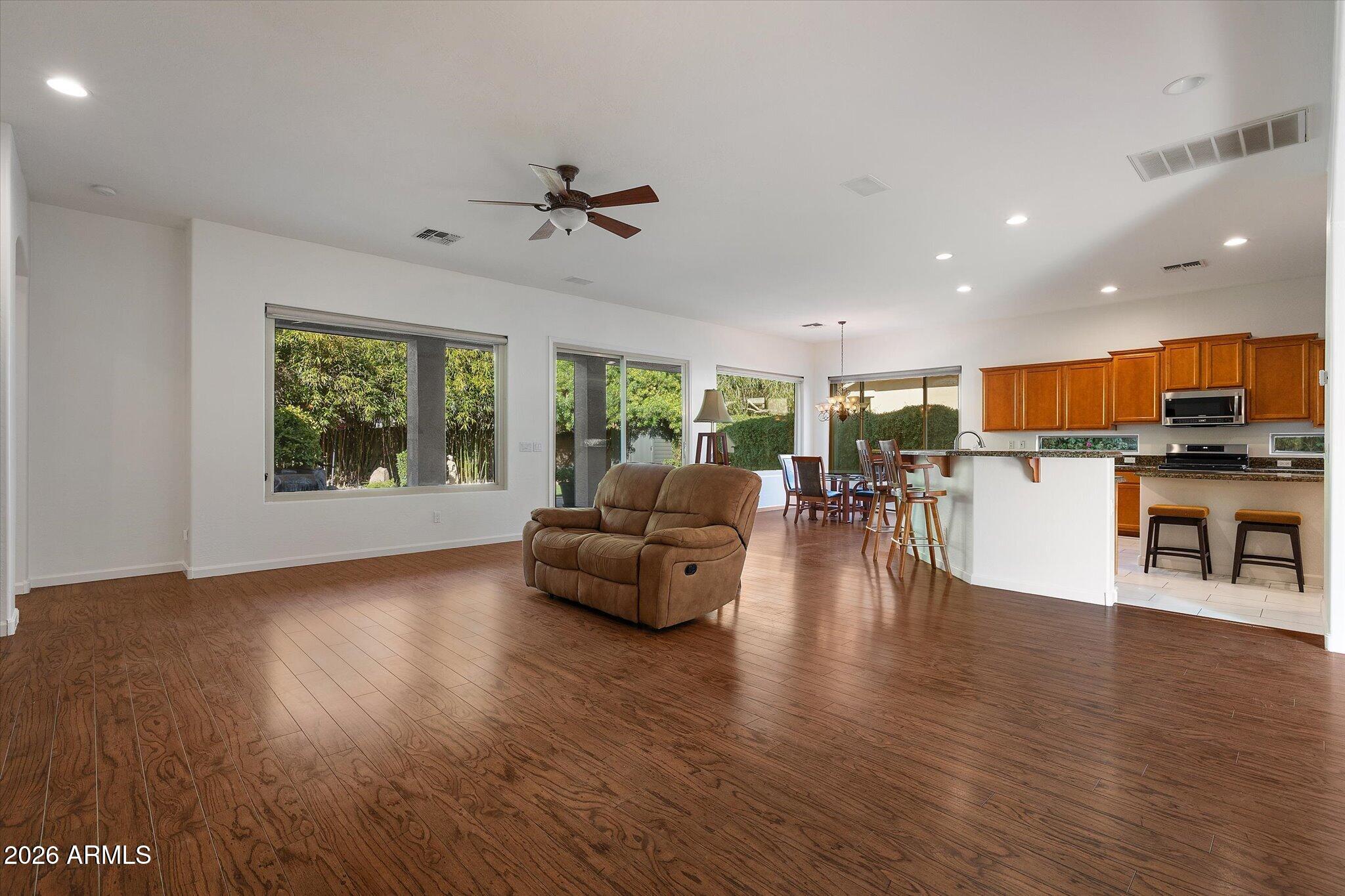 4018 E HARRISON Street