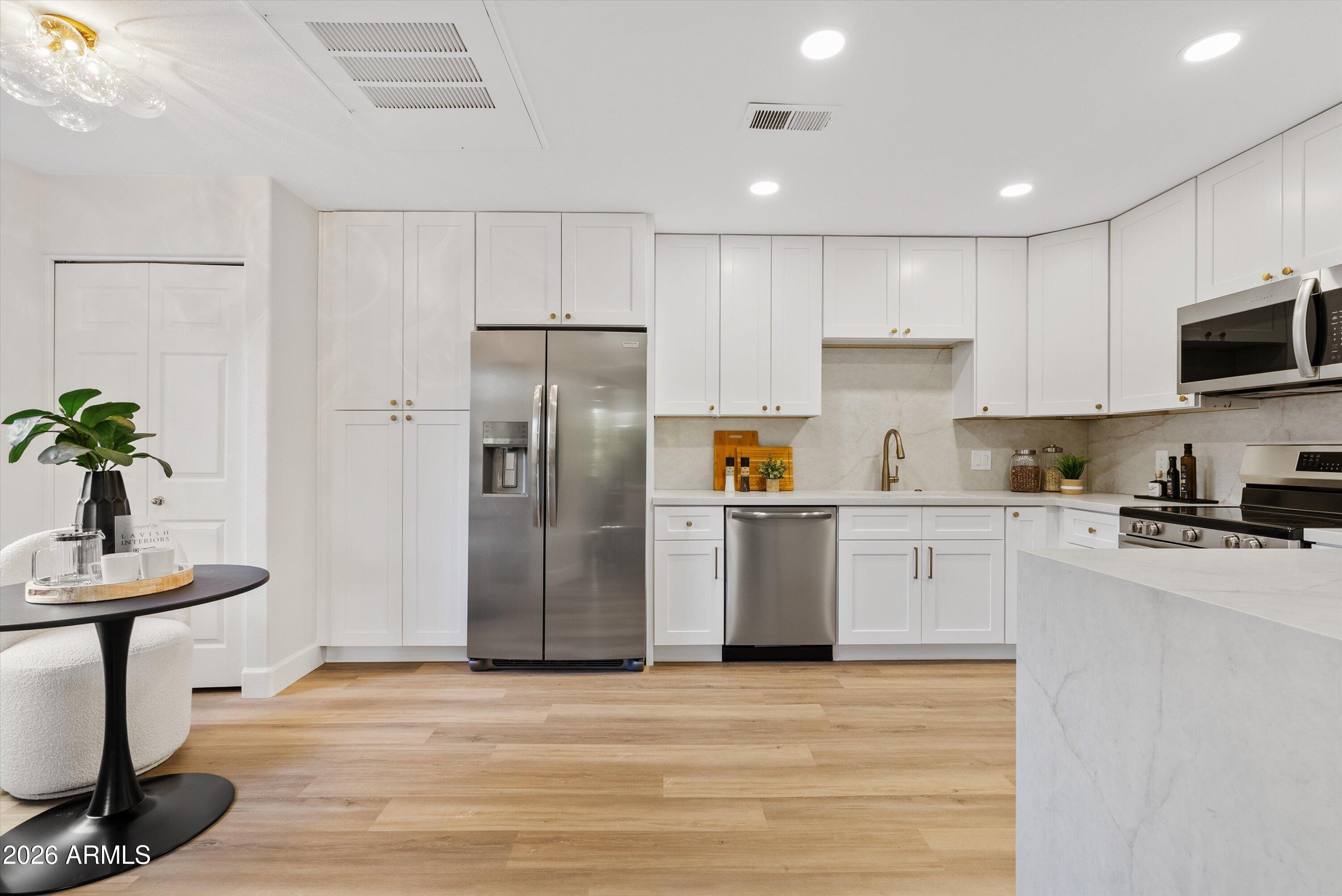 15252 N 100TH Street 1172