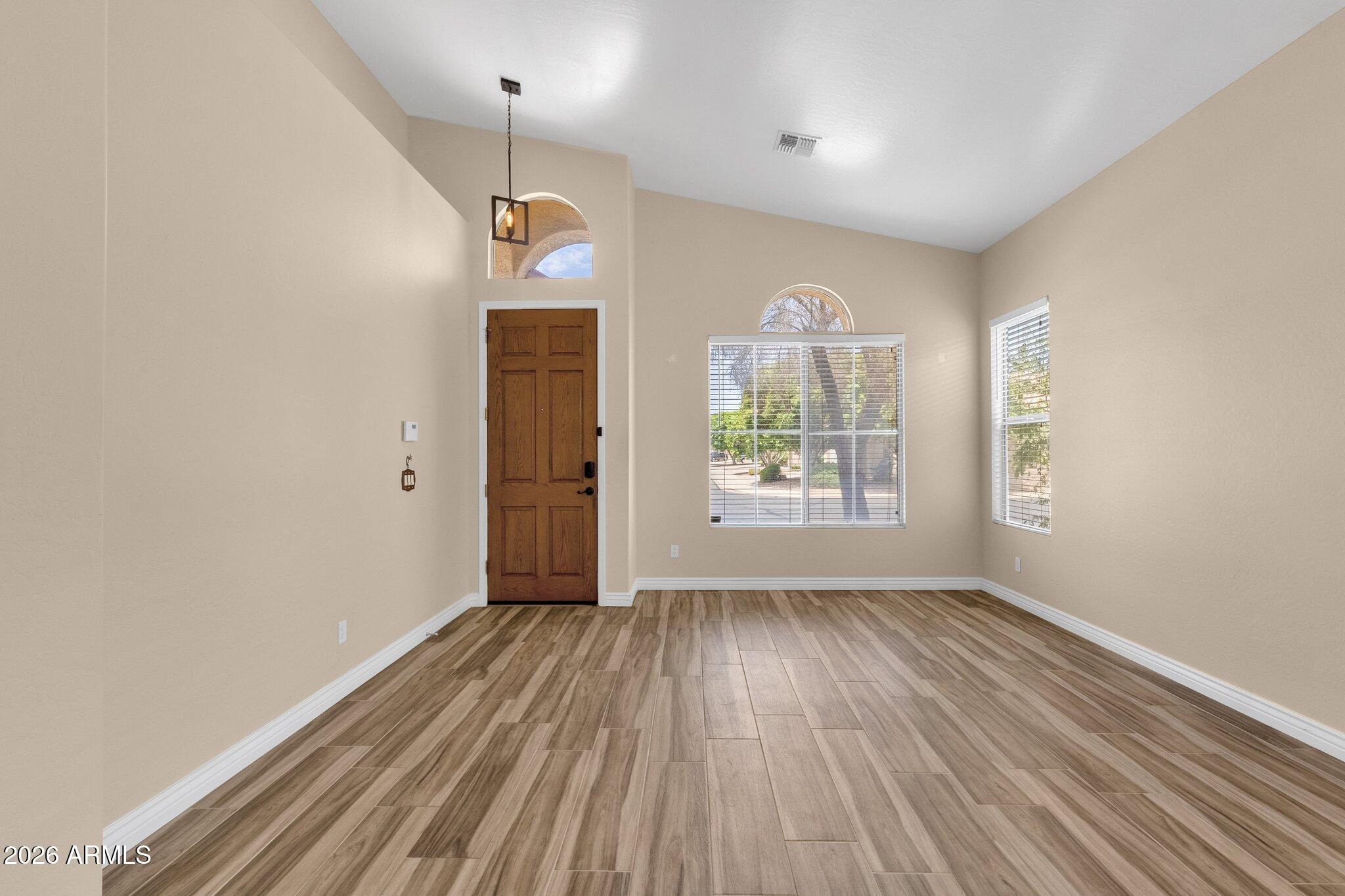 3261 W Ross Drive