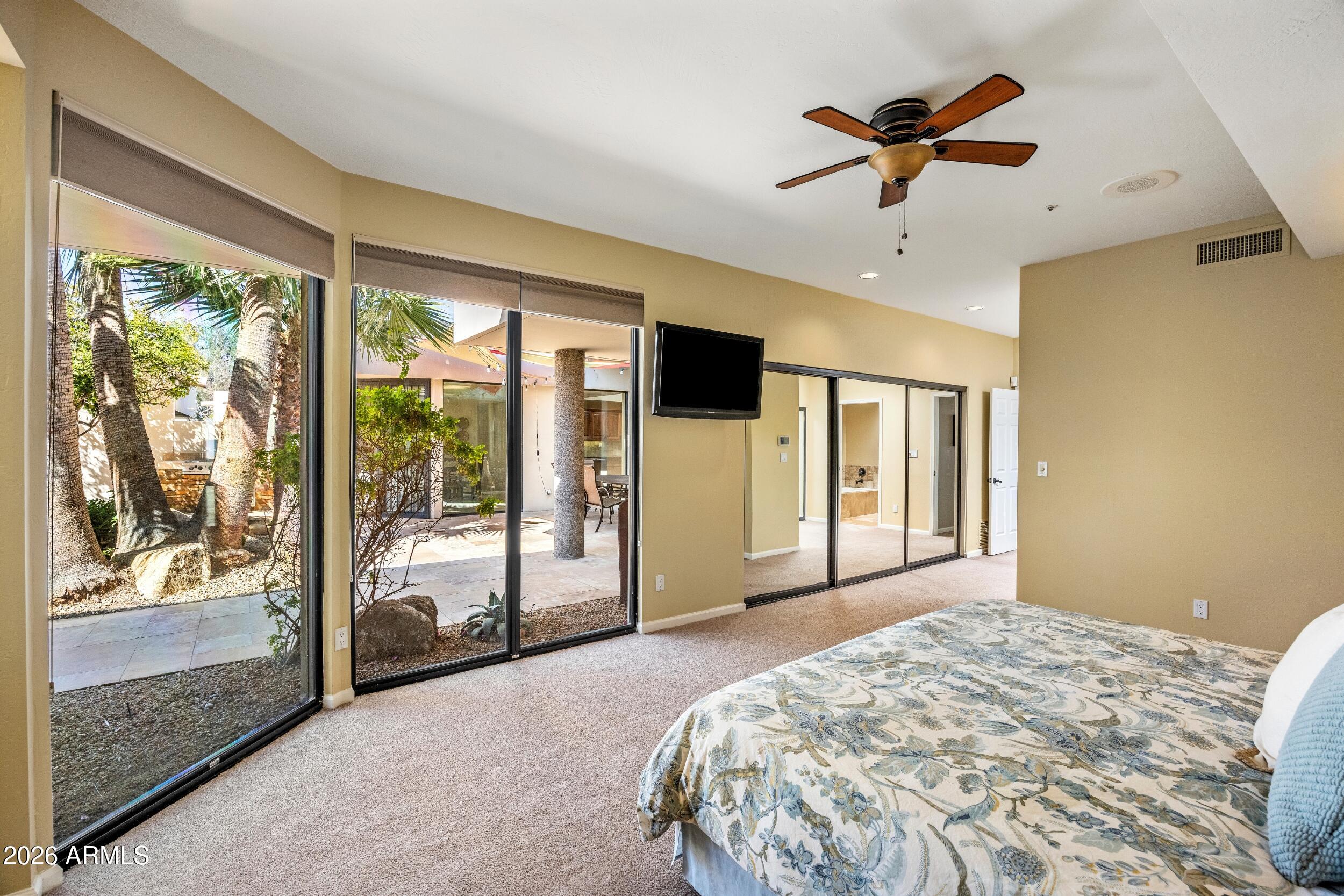 8550 E VISTA BONITA Drive