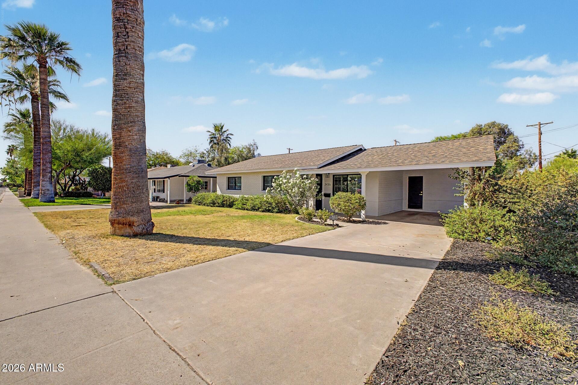 3436 E GLENROSA Avenue