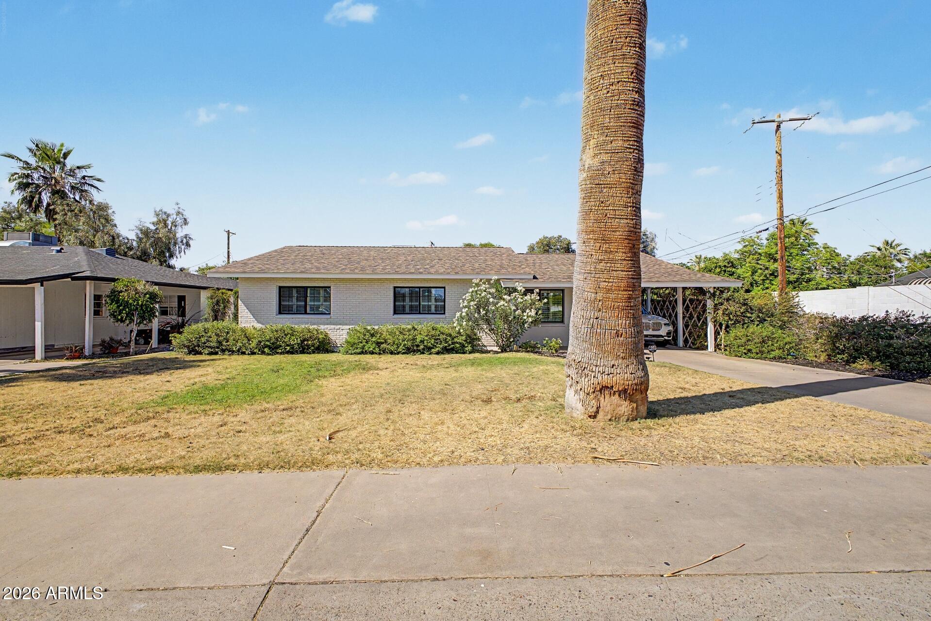 3436 E GLENROSA Avenue