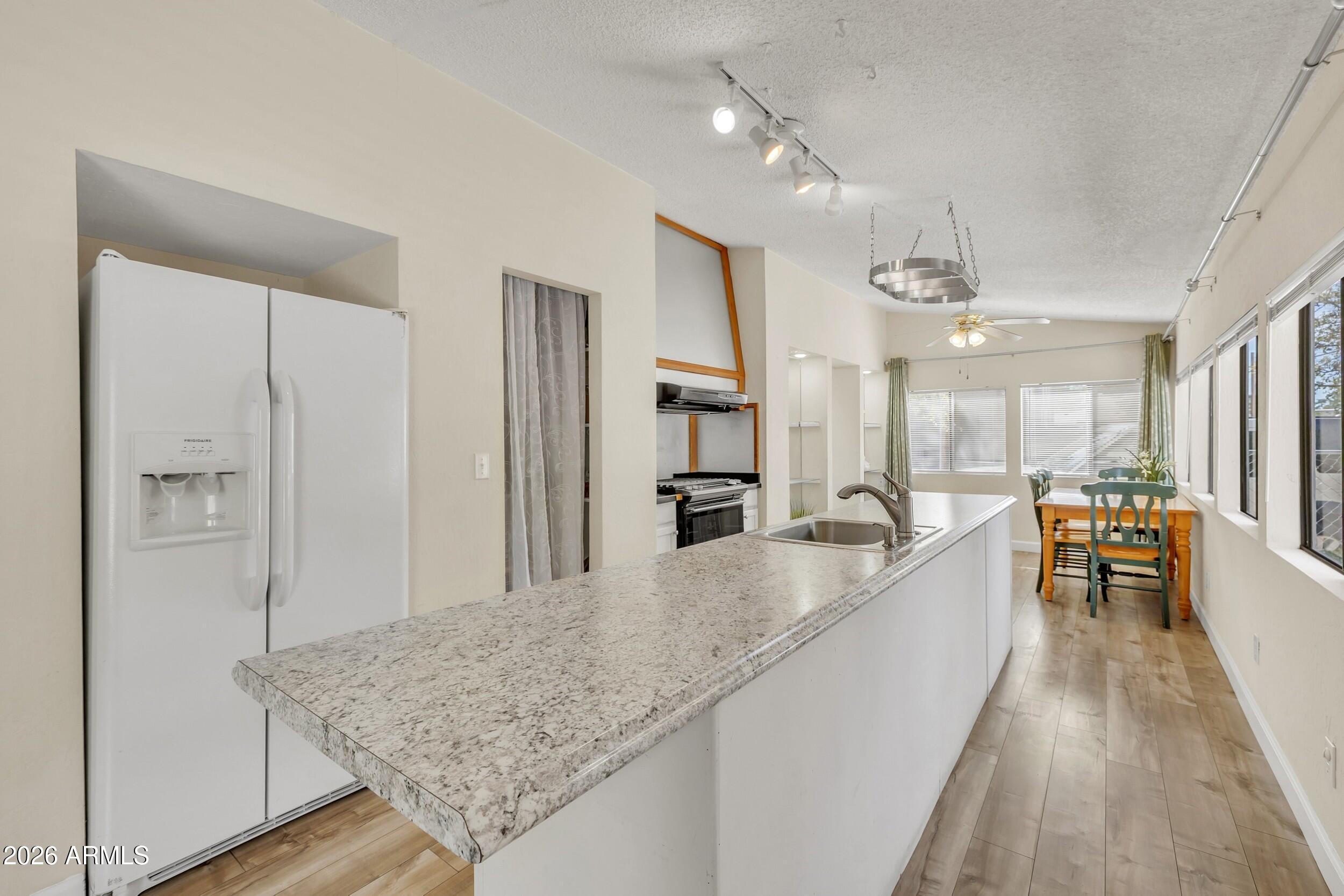 205 S PONDEROSA Street