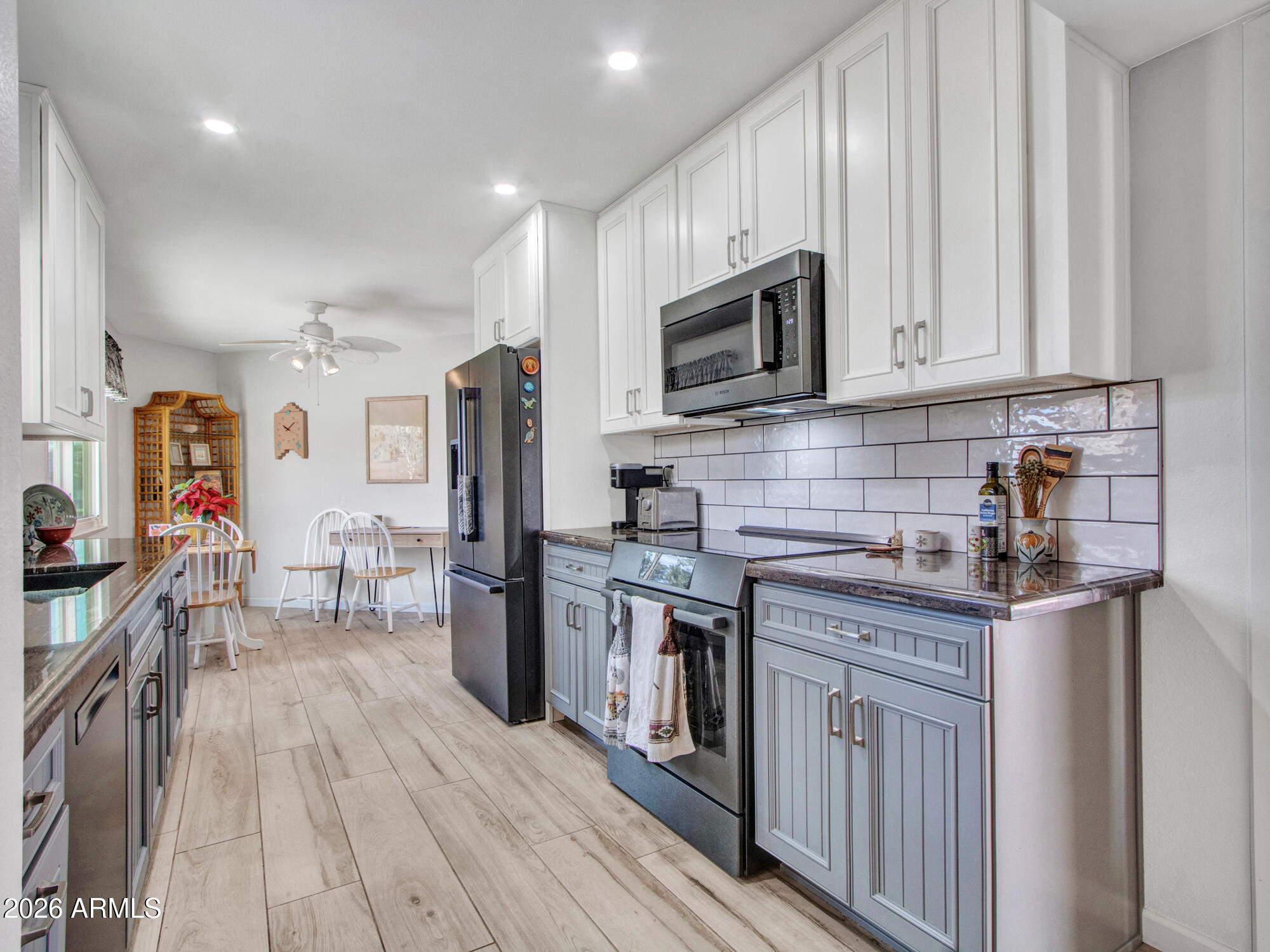 10306 W HUTTON Drive