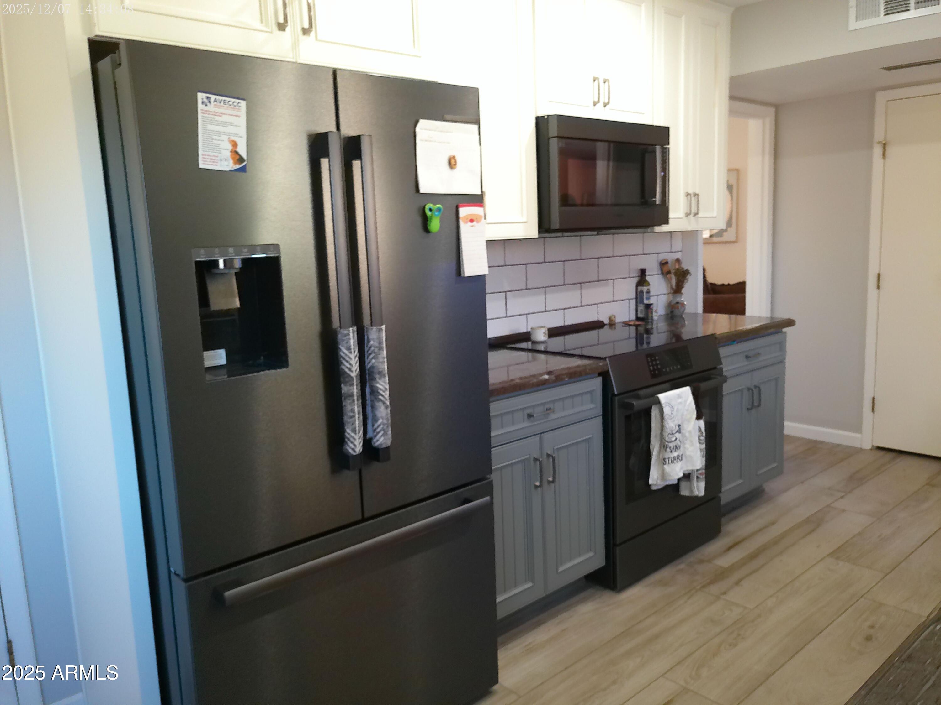 10306 W HUTTON Drive