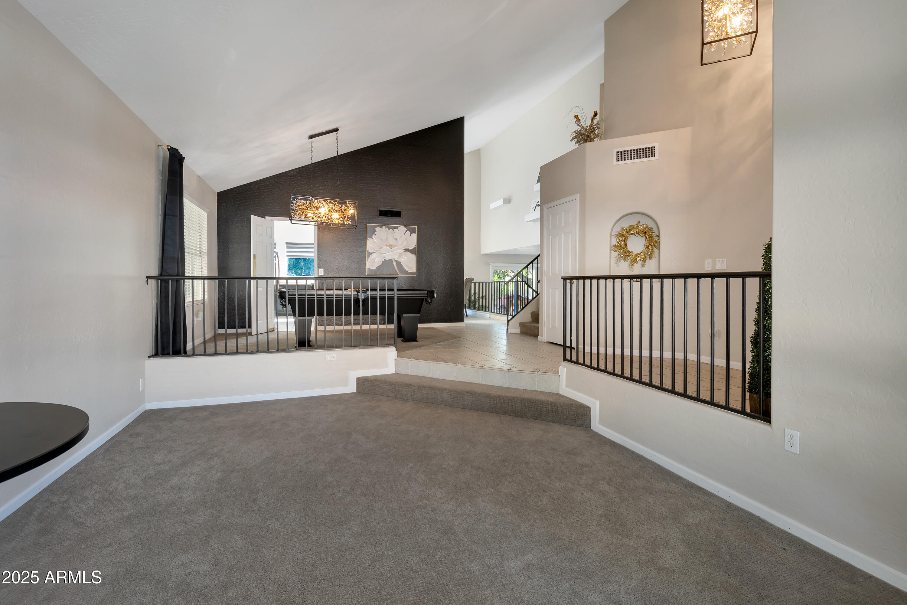 1931 W MULBERRY Drive