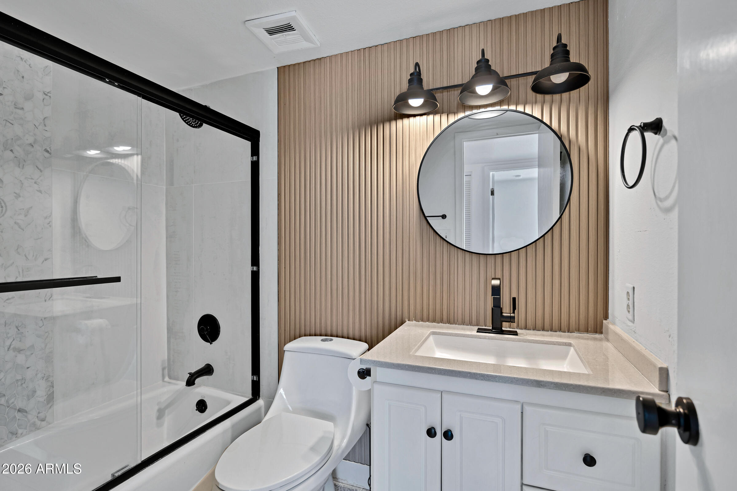 8017 E GLENROSA Avenue