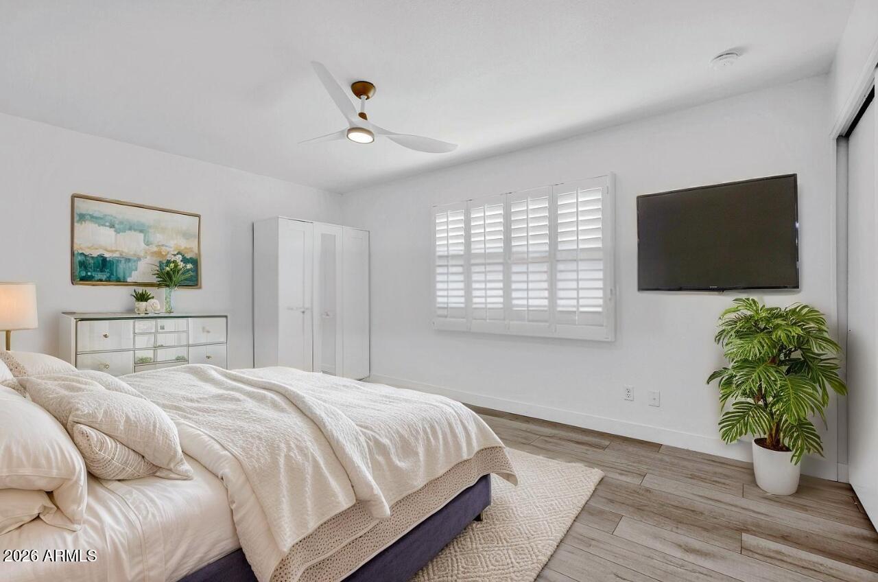 8017 E GLENROSA Avenue