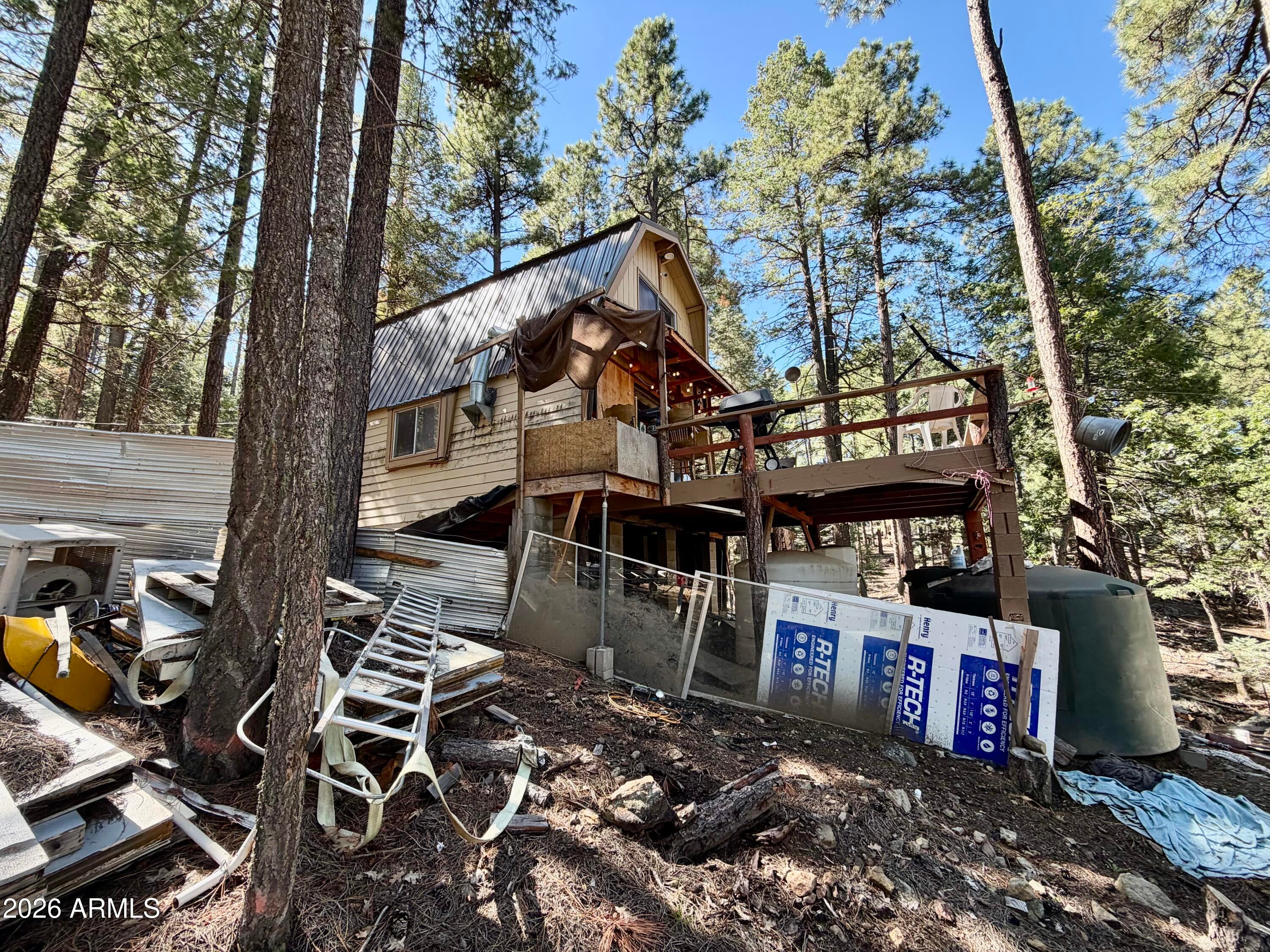 2530 E SUMMIT Avenue