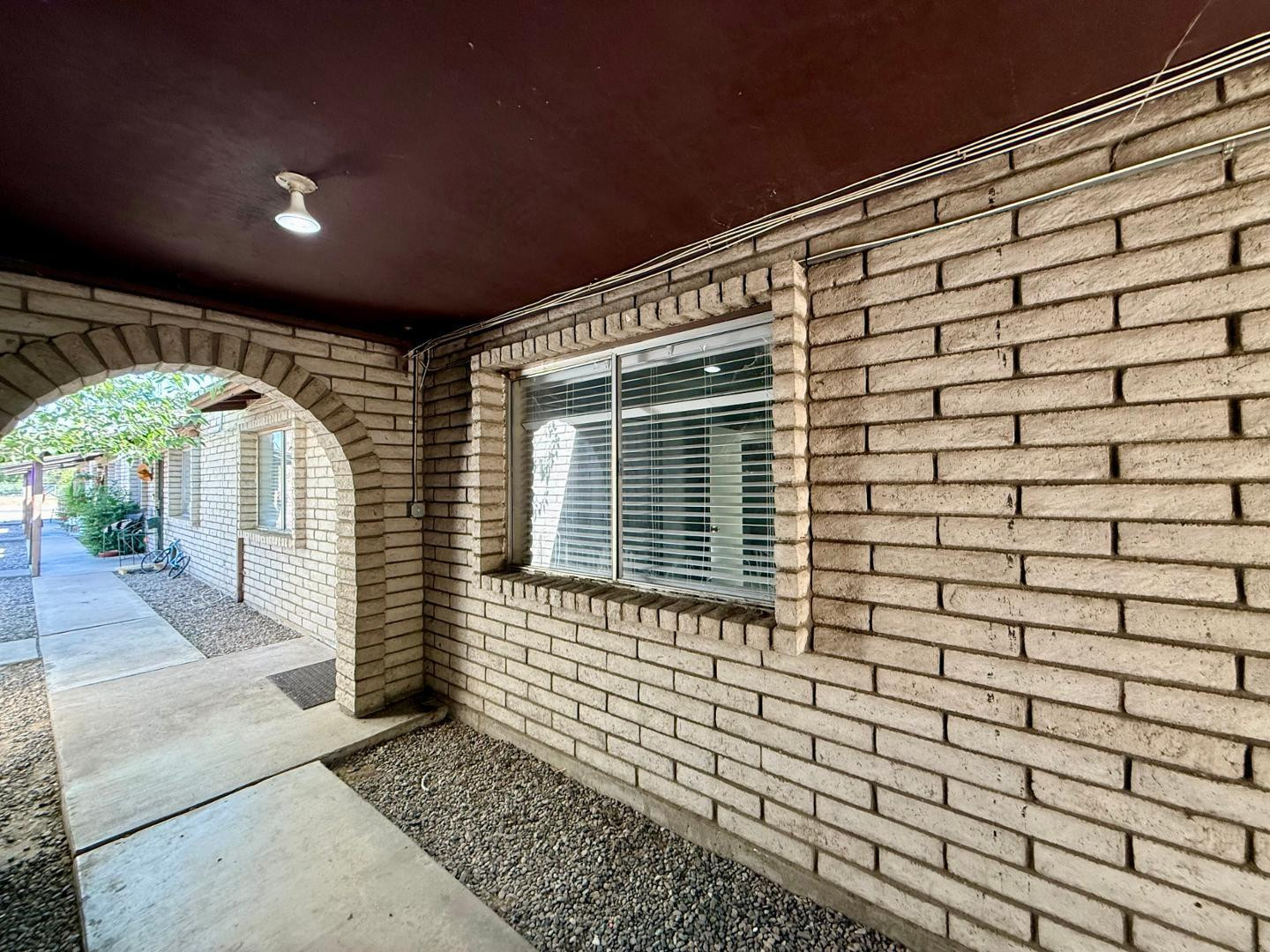 2201 W Belmont Avenue Apt 4