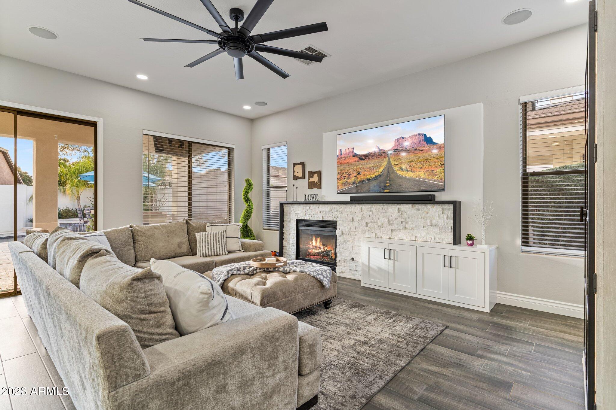 1902 S LOS ALTOS Drive