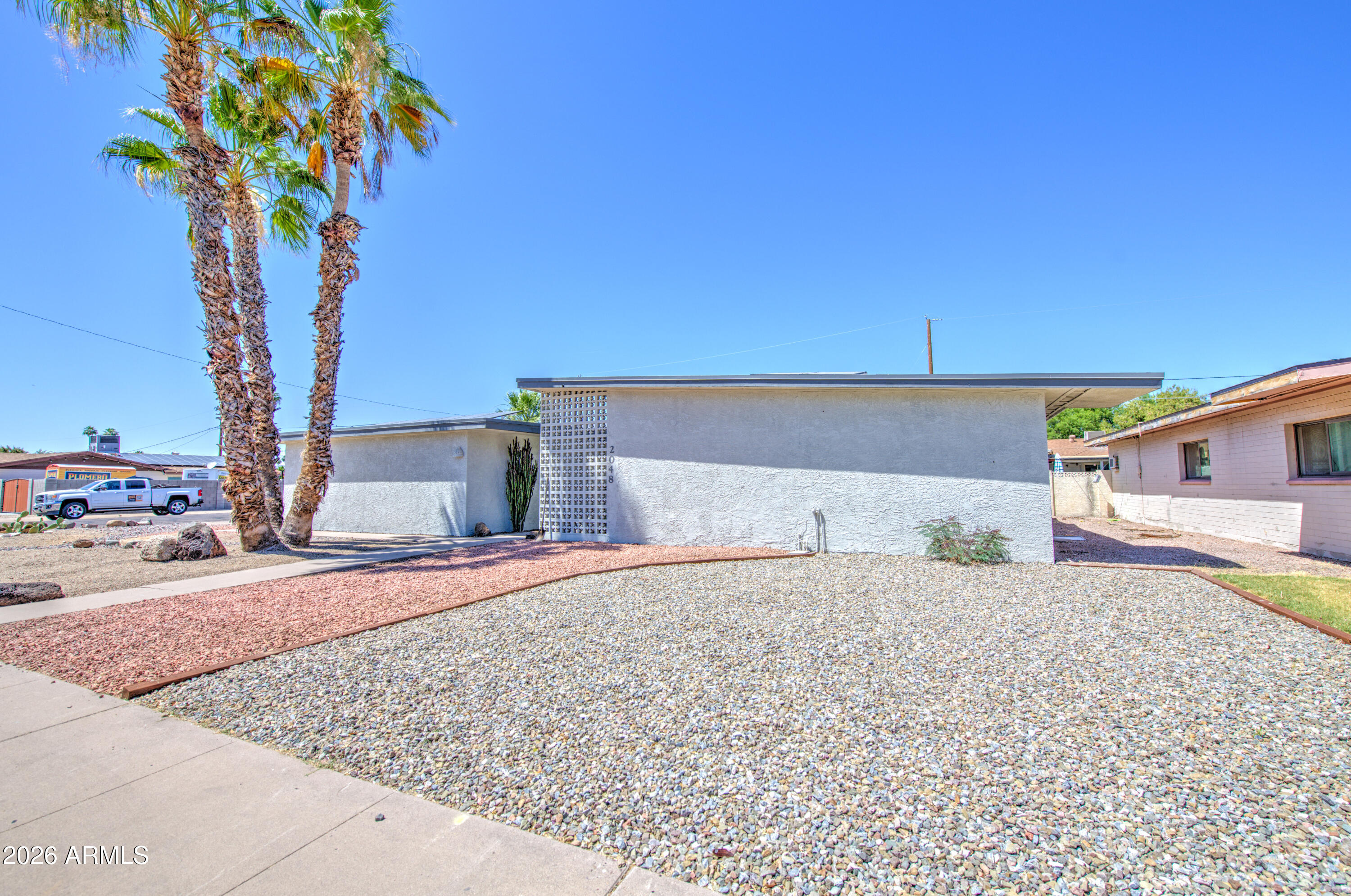 2048 W JOAN DE ARC Avenue
