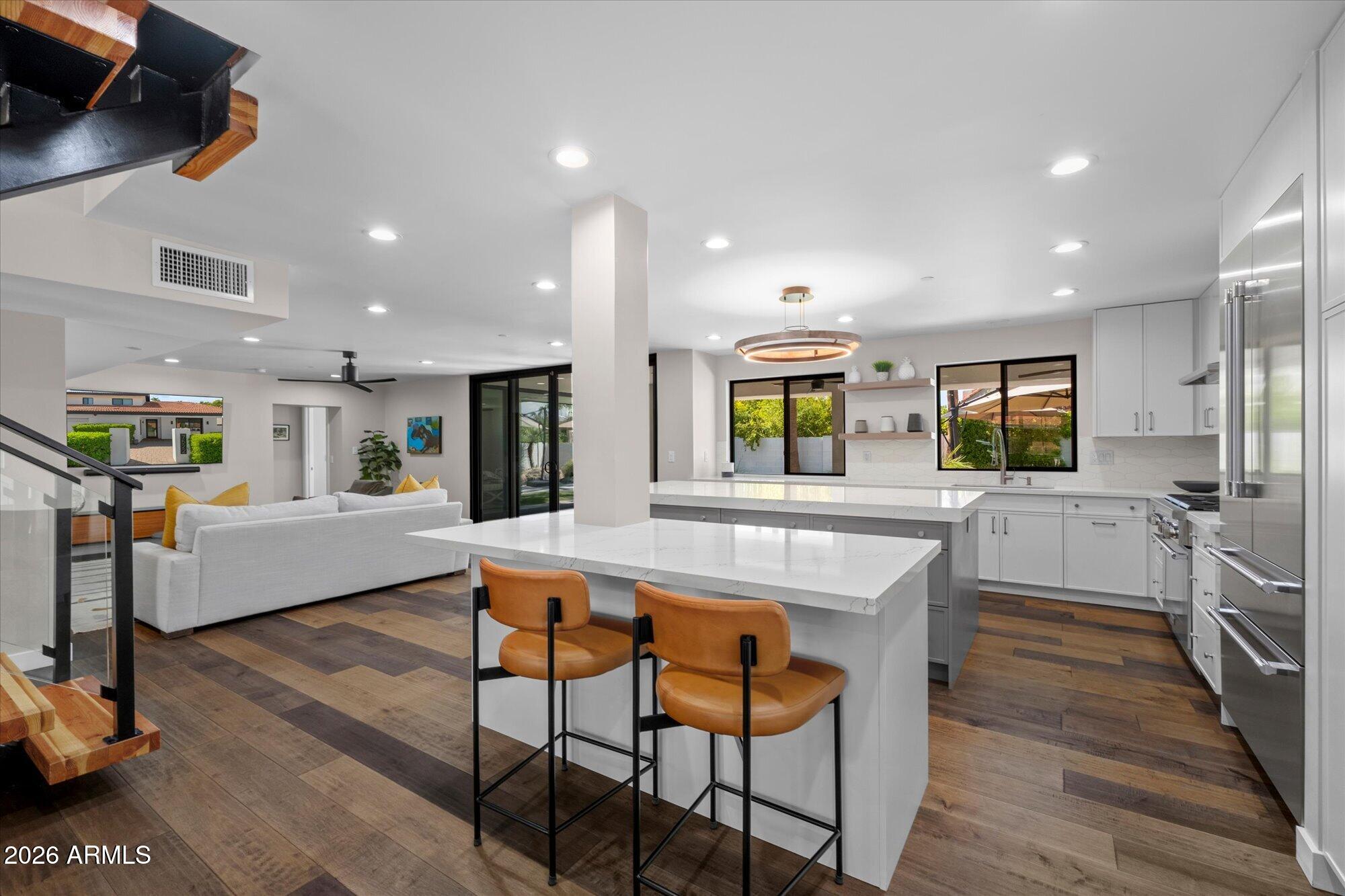 7522 E WOODSHIRE Cove