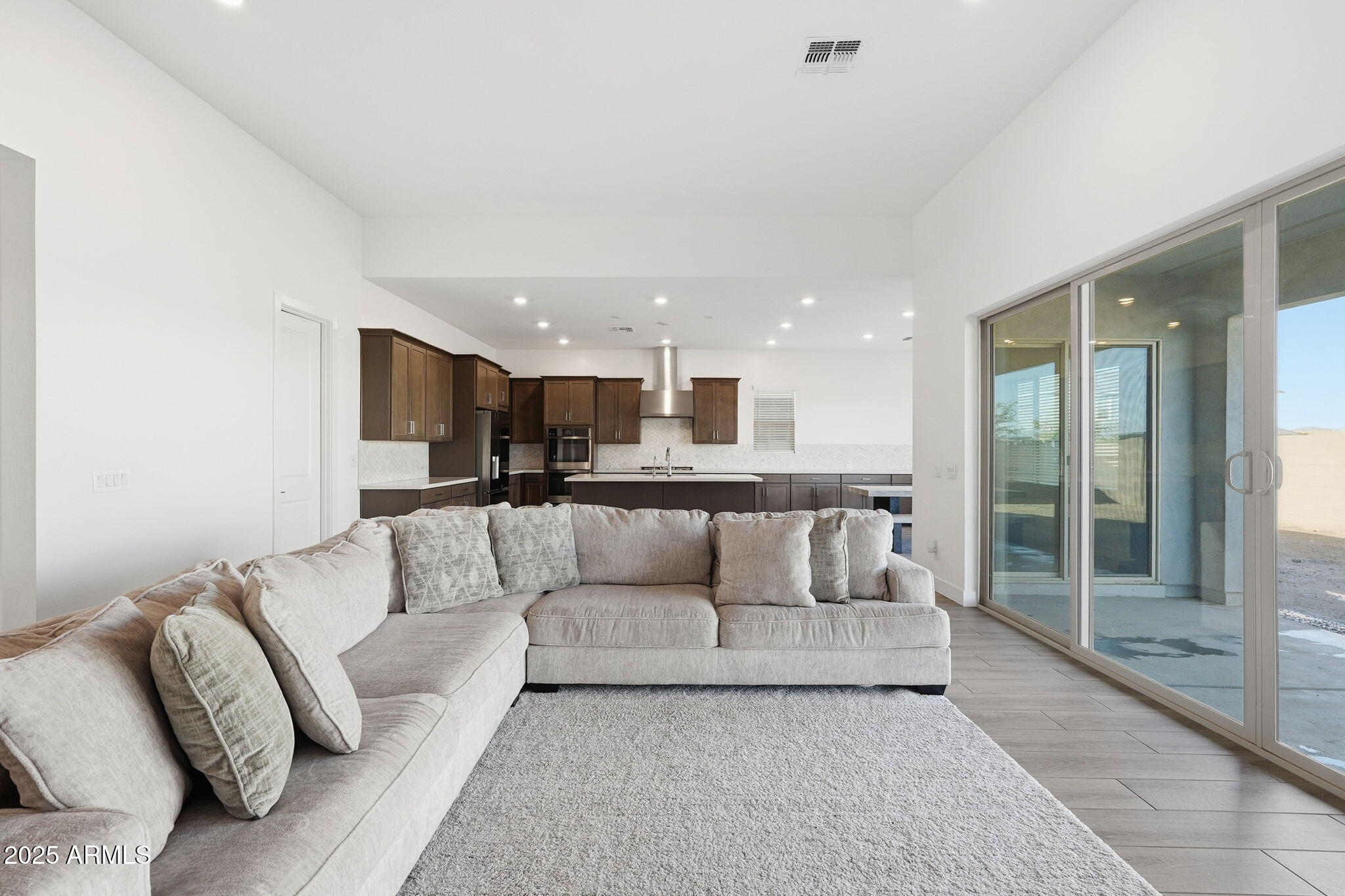 22796 E TWIN ACRES Drive