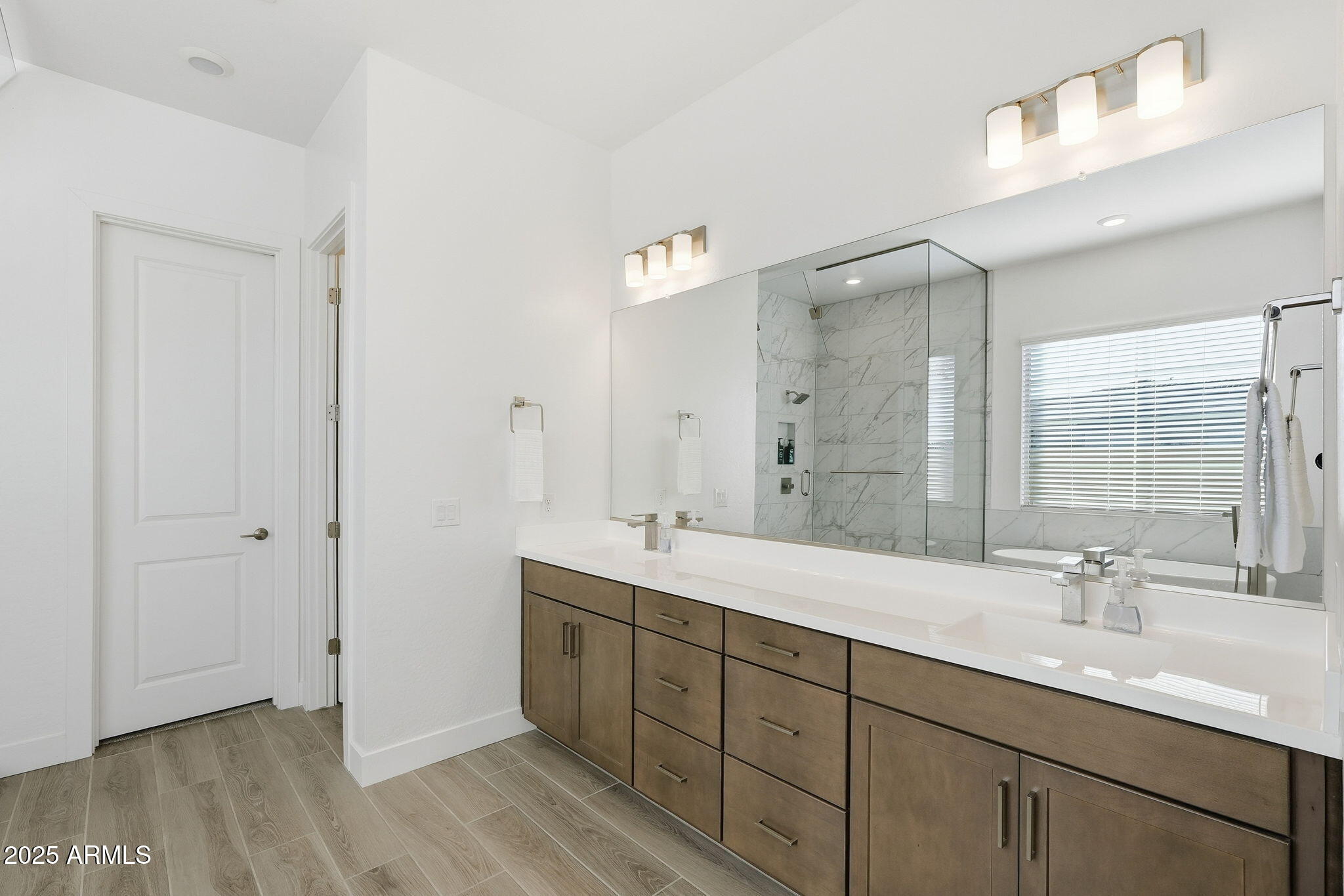 22796 E TWIN ACRES Drive