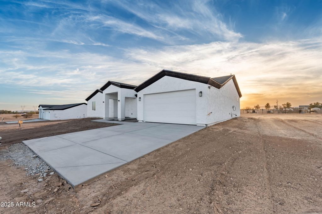 Photo of 2103 S Hasayampa Road, Tonopah, AZ 85354 (MLS # 6966595)