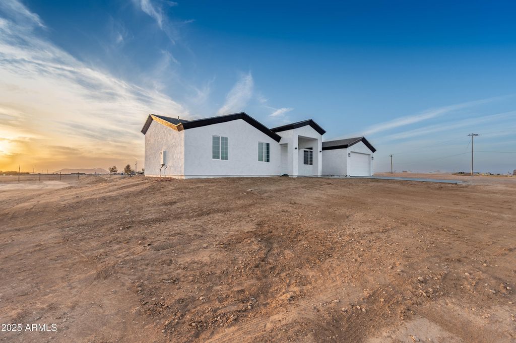 Photo of 2103 S Hasayampa Road, Tonopah, AZ 85354 (MLS # 6966595)