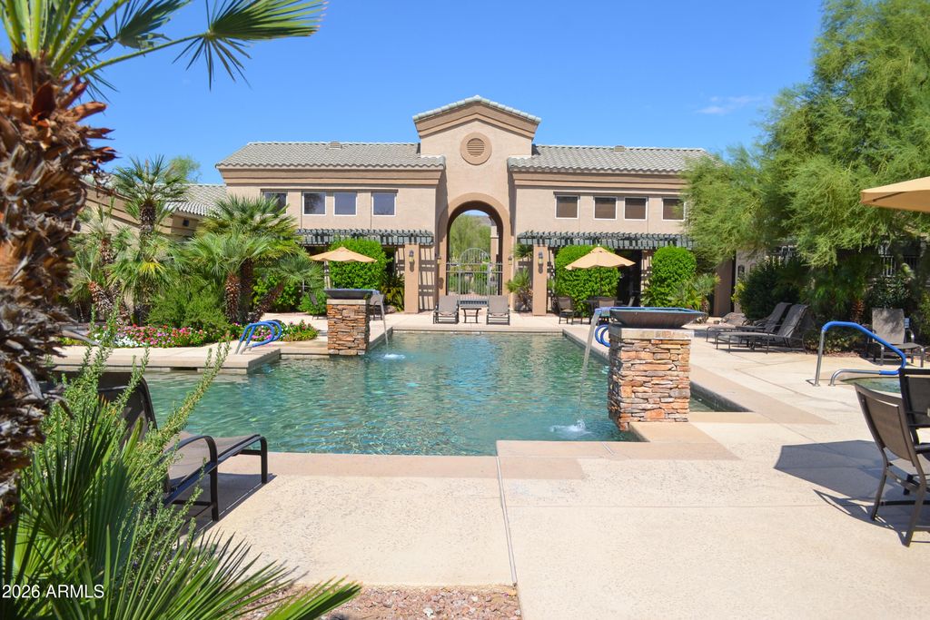 Photo of 16013 S Desert Foothills Parkway #2083, Phoenix, AZ 85048 (MLS # 7001883)