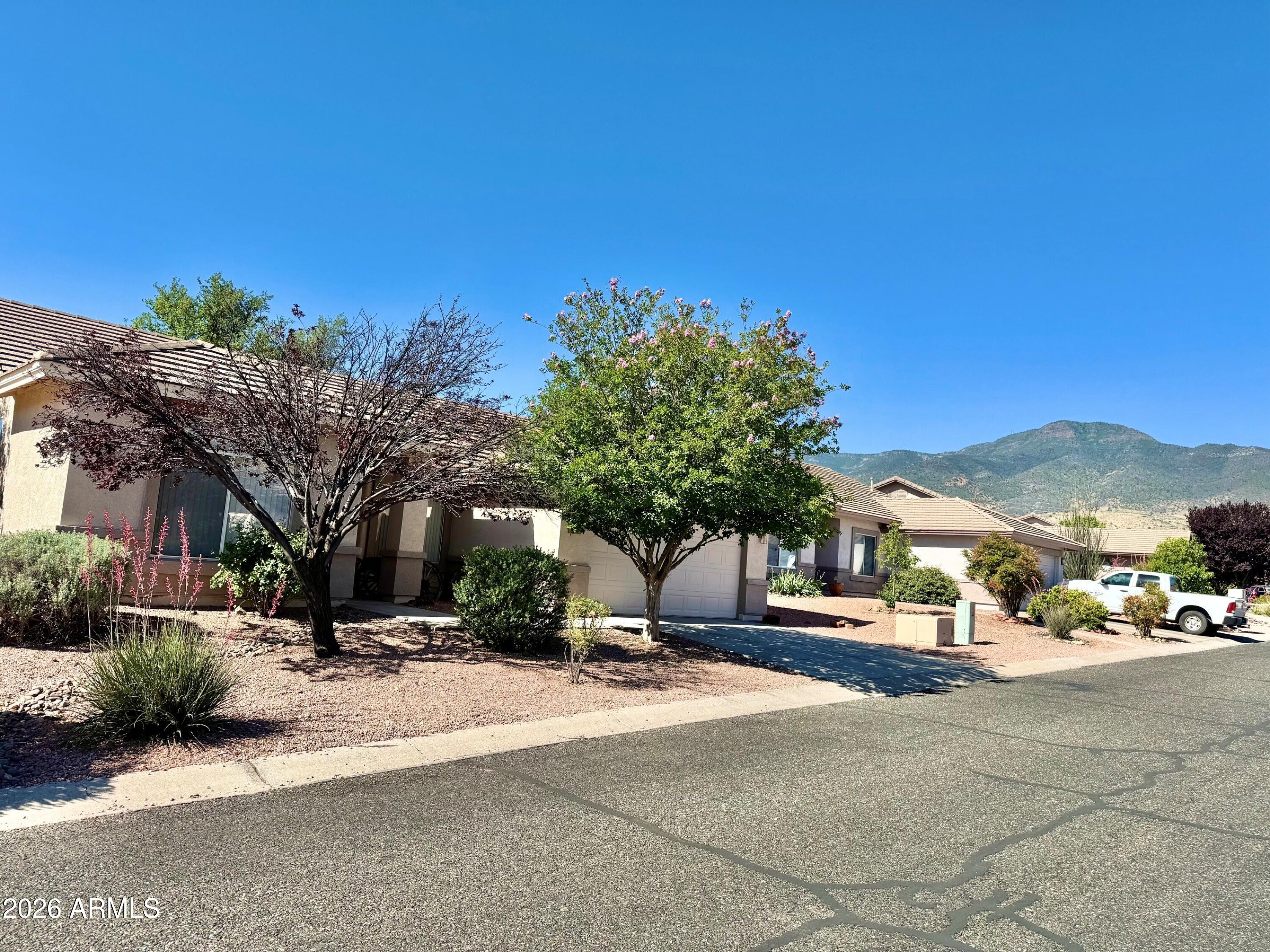 1745 W WAGON WHEEL Road