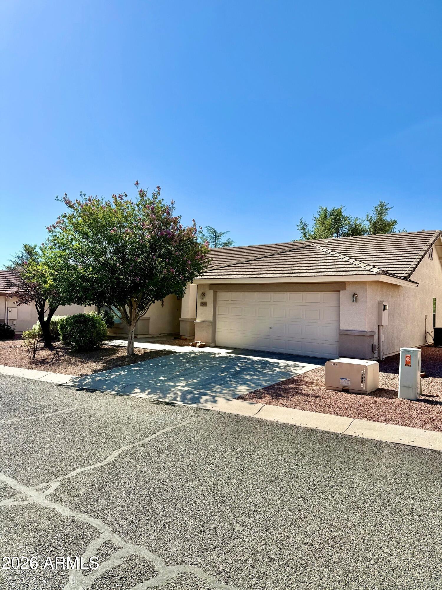 1745 W WAGON WHEEL Road