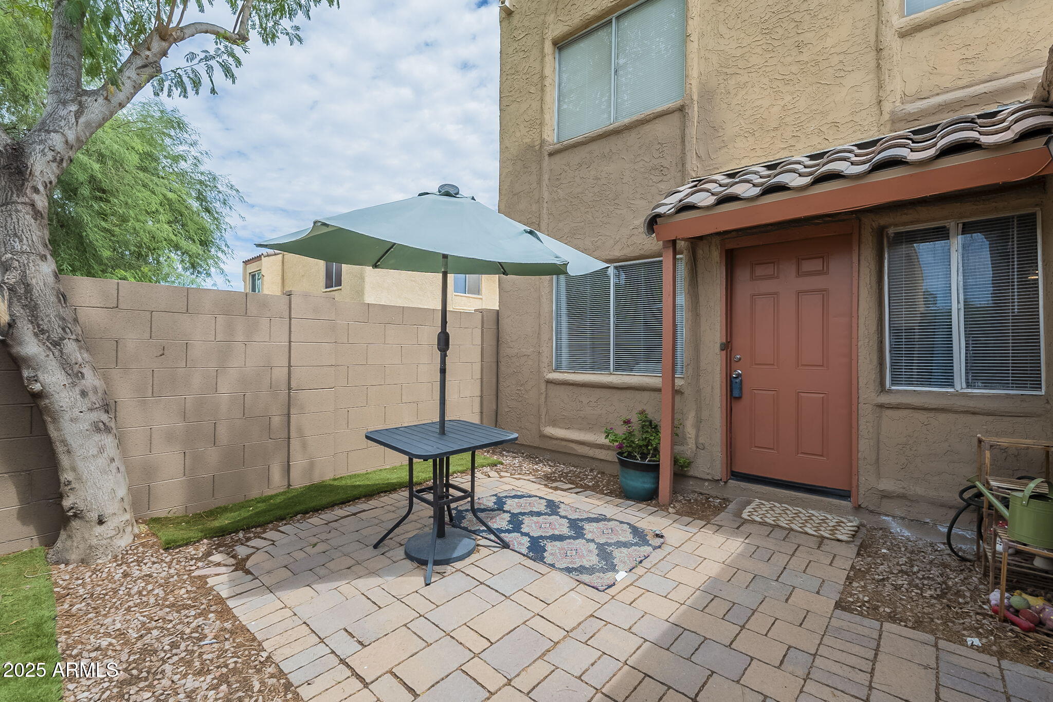 948 S ALMA SCHOOL Road 141