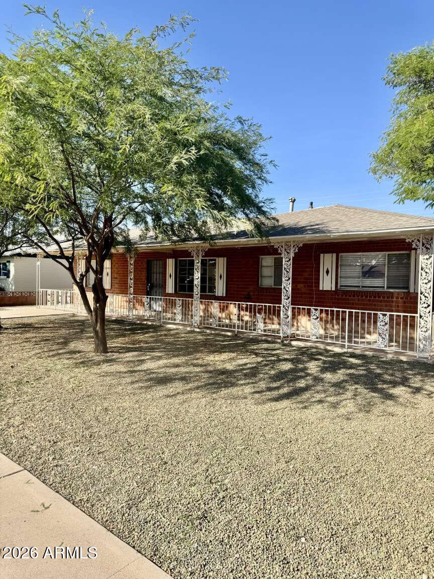 3006 W STELLA Lane