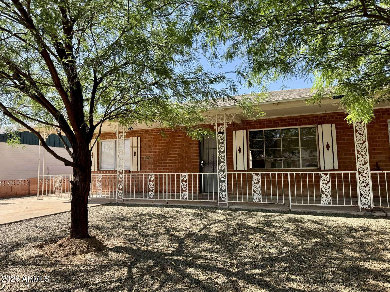 3006 W STELLA Lane