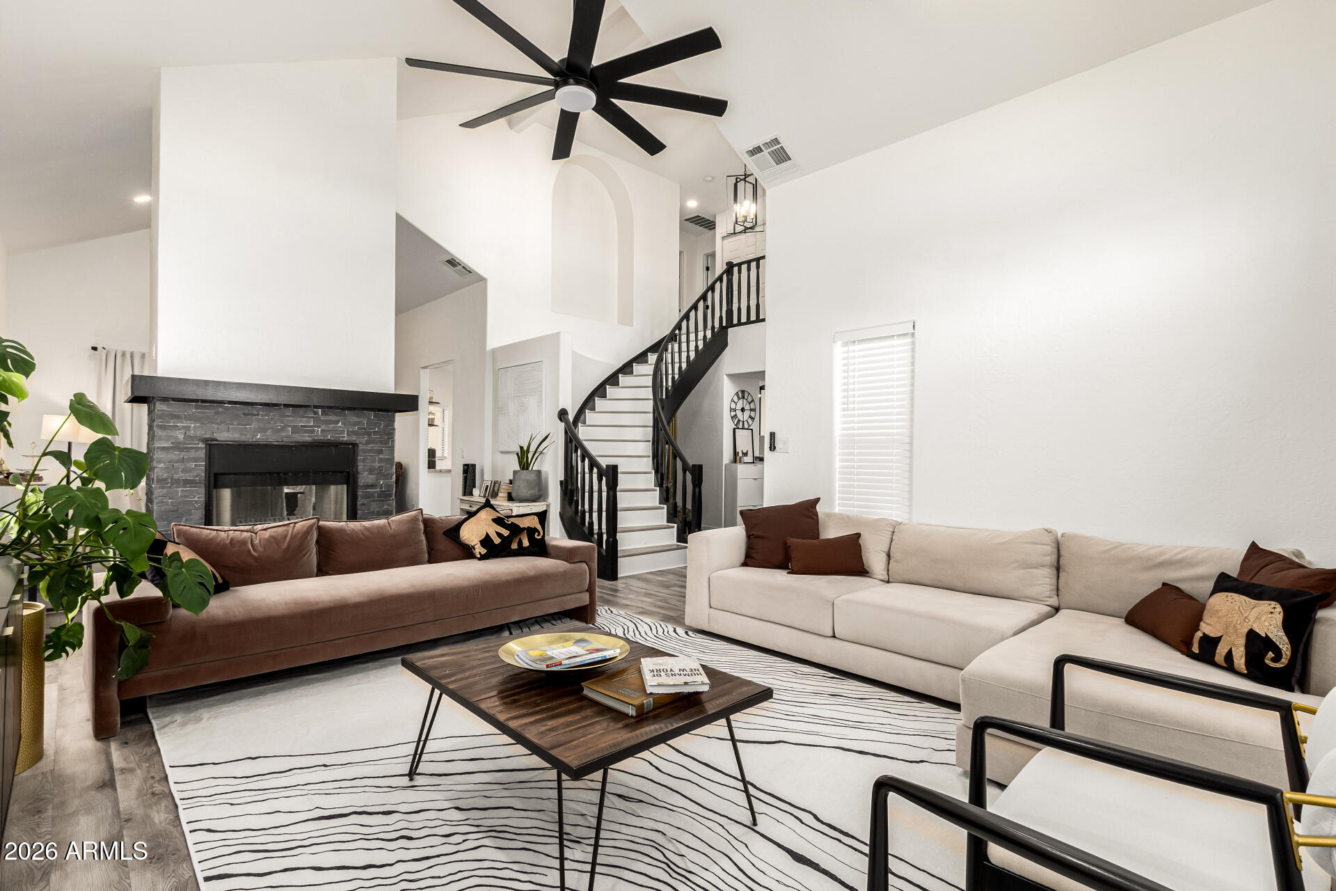 1232 E GRANADA Street