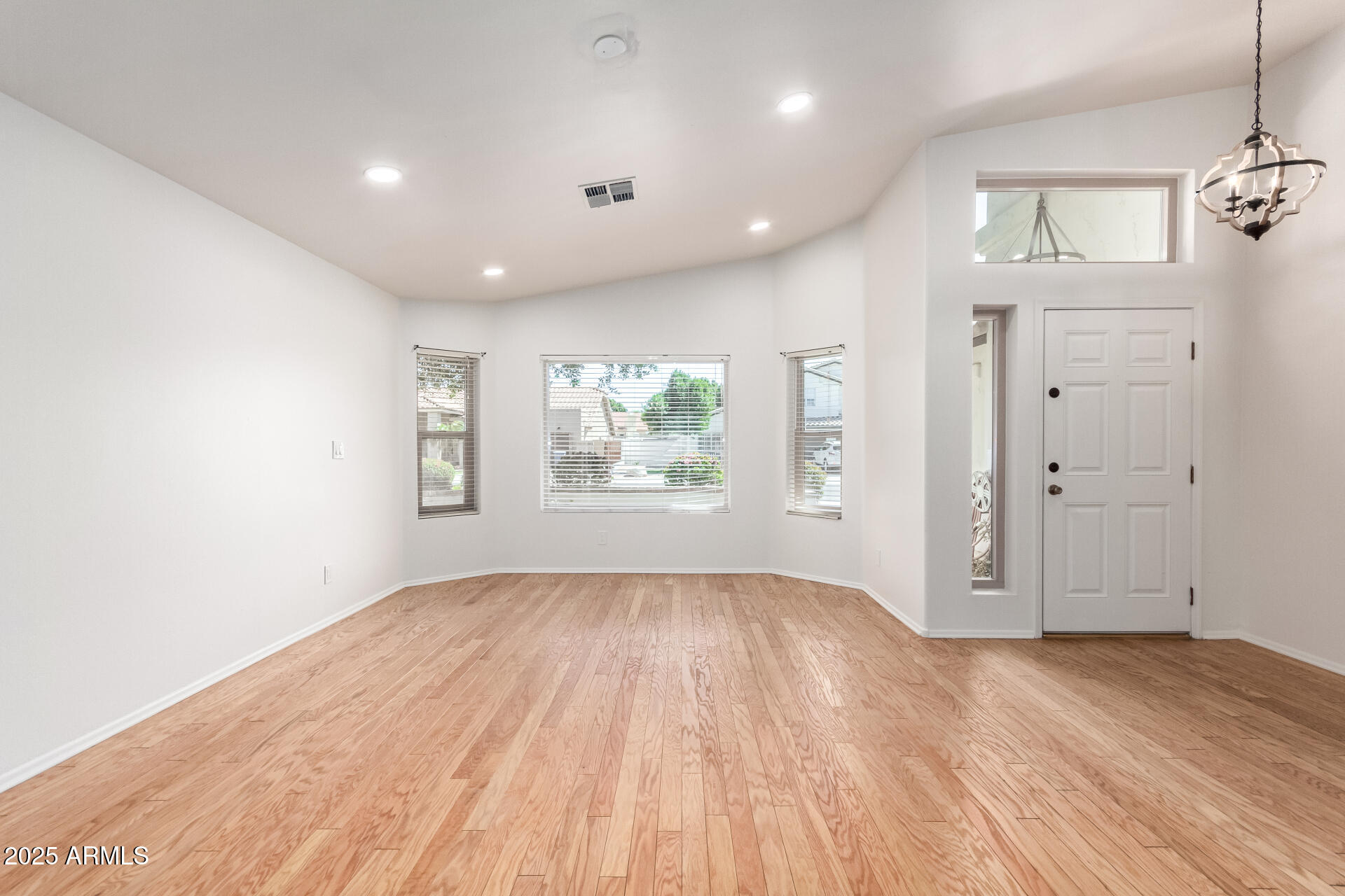 1920 E BELMONT Drive