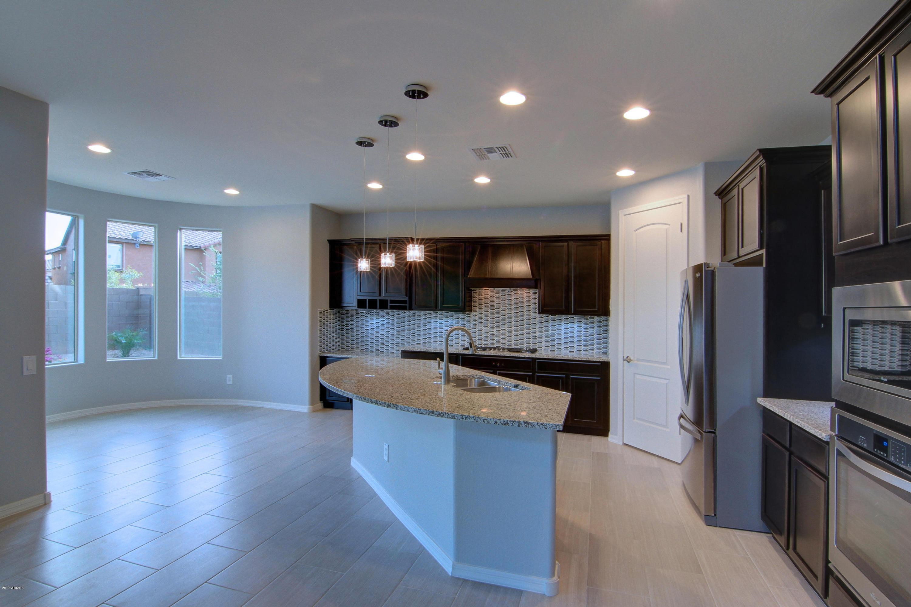 3607 E SALTER Drive