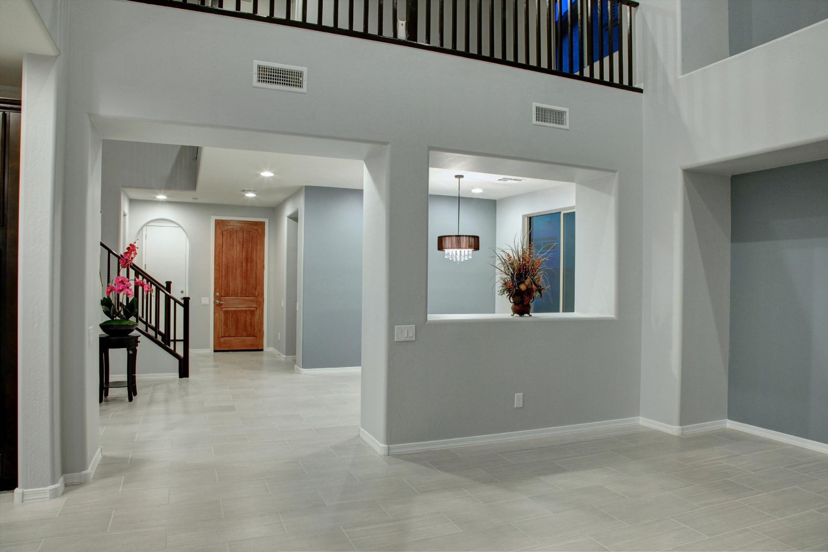 3607 E SALTER Drive