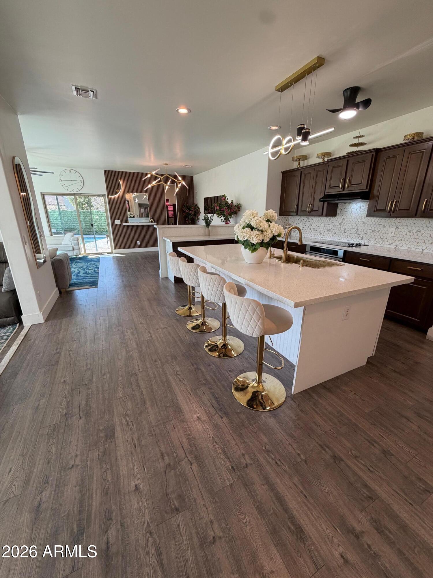 1507 E Apollo Road