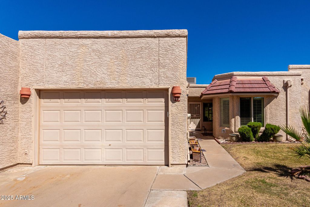 Photo of 709 S Arrowwood Way, Mesa, AZ 85208 (MLS # 6931125)