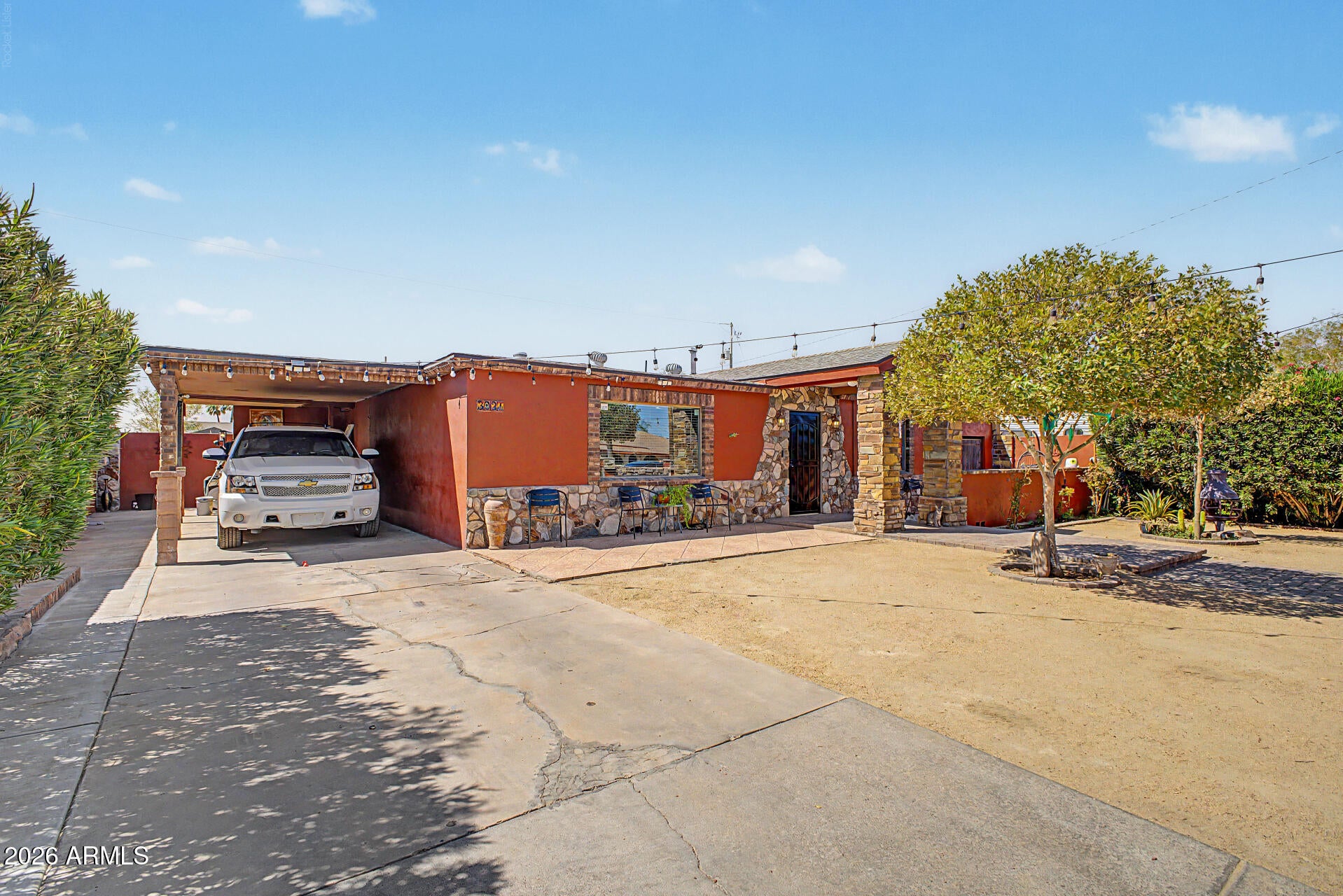 3021 W VILLA Street
