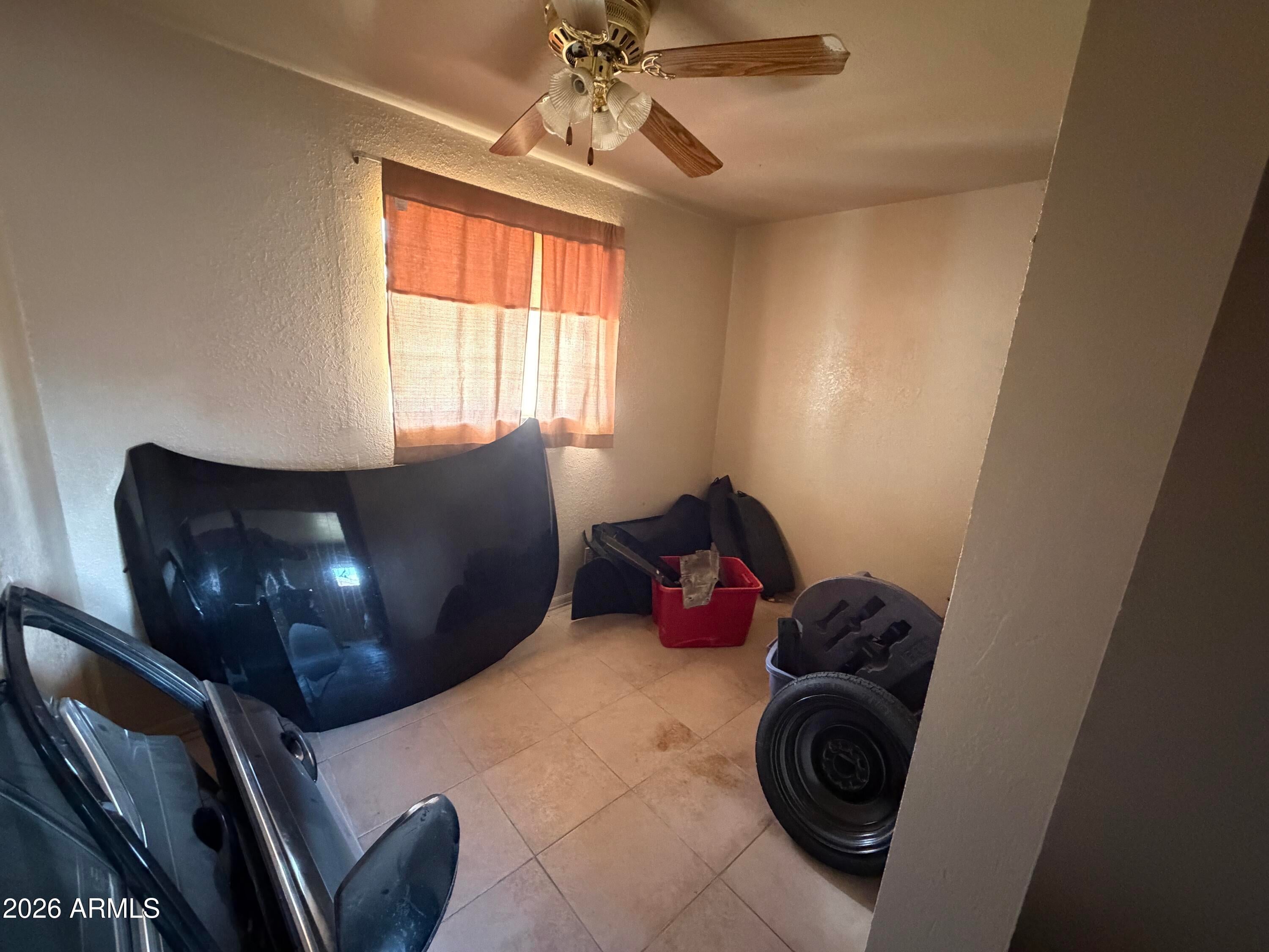1133 E SUNSET Drive