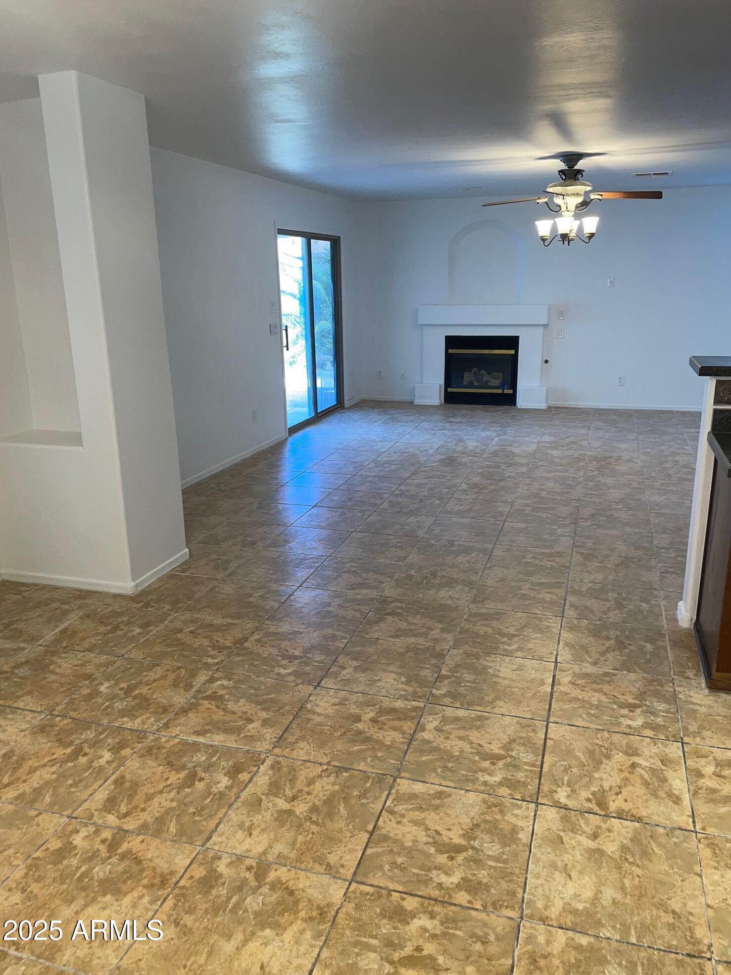 42264 W DESERT FAIRWAYS Drive