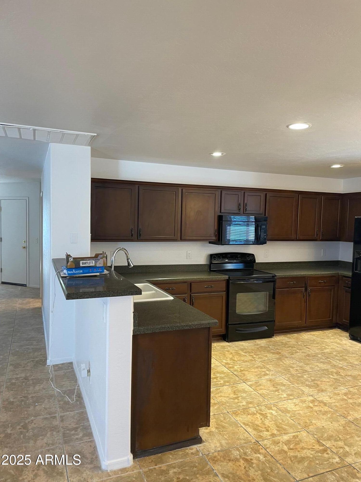 42264 W DESERT FAIRWAYS Drive