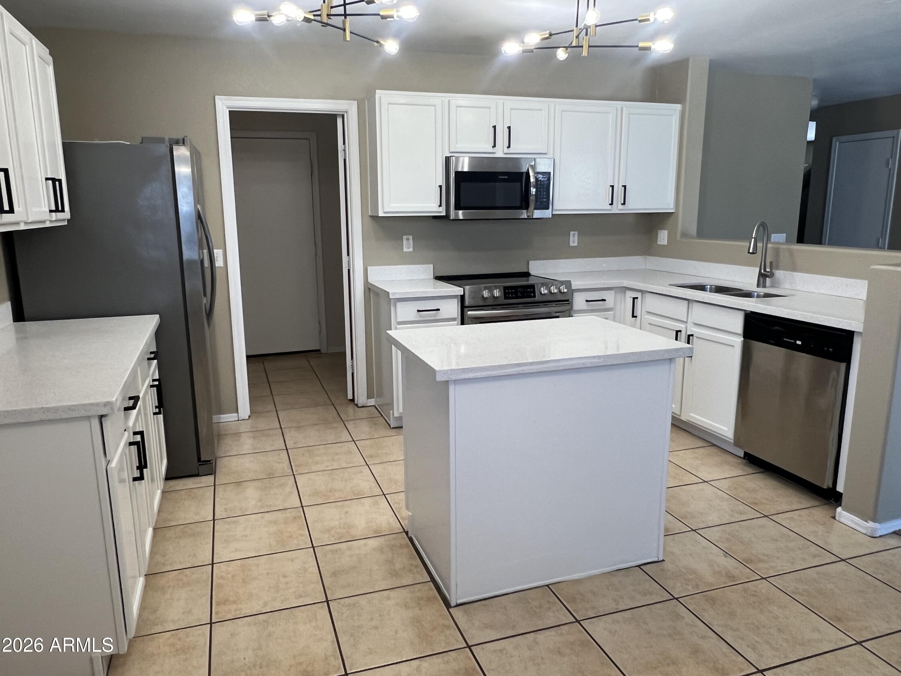 1704 E RENEGADE Trail