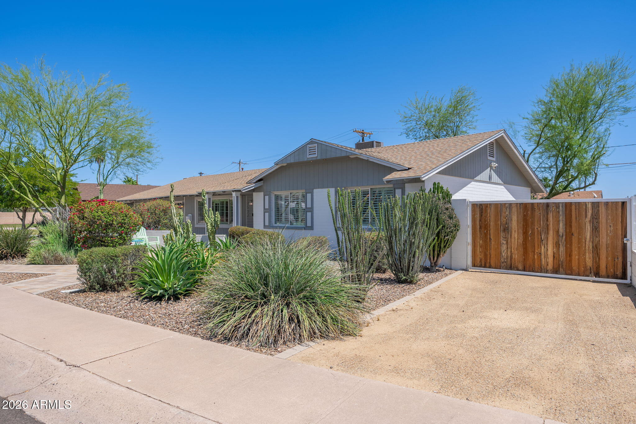 2537 N 69TH Place