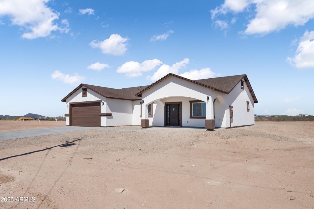 Photo of 35532 W Chipman Road, Tonopah, AZ 85354 (MLS # 6929902)